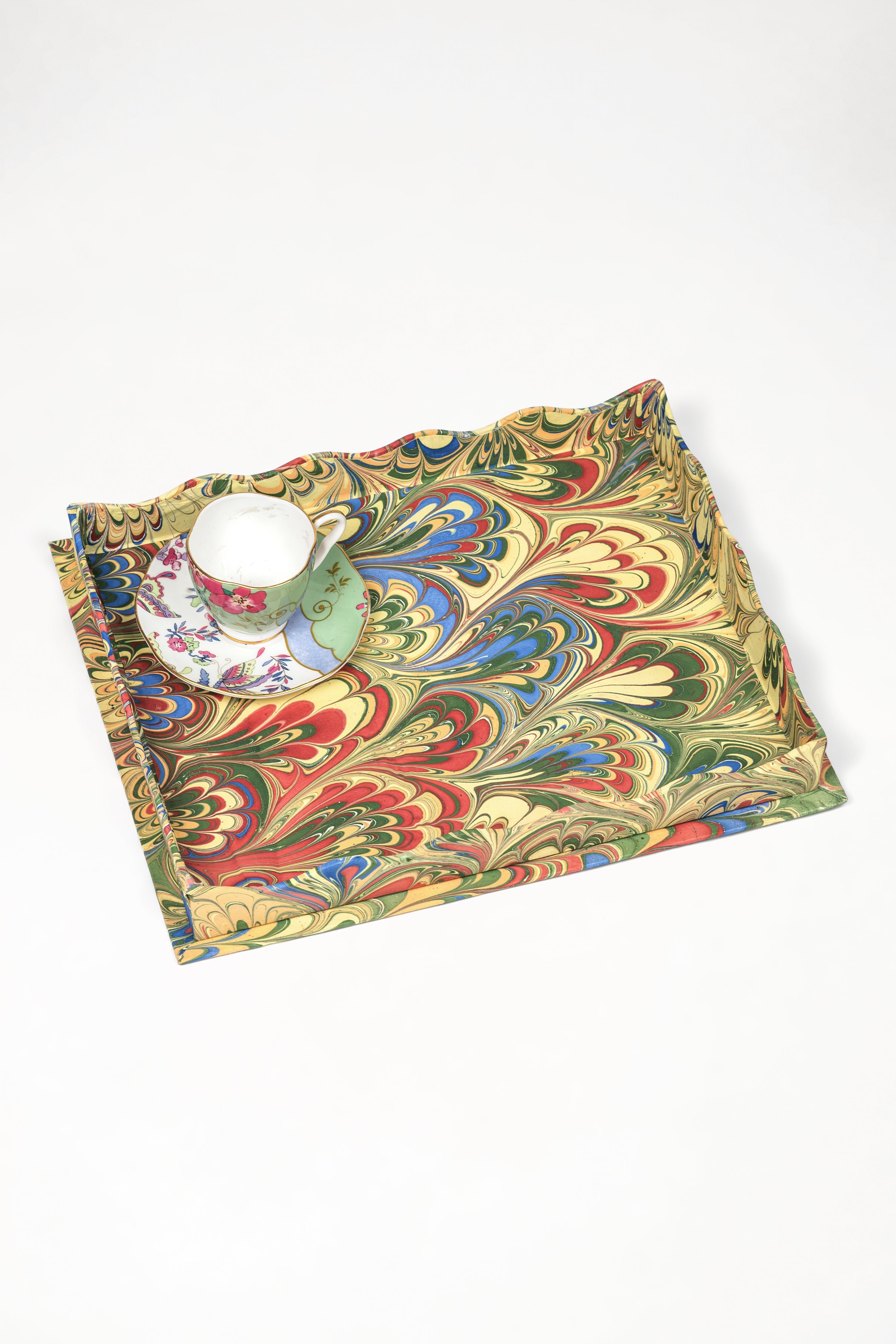 Nesting Scalloped Hand-Marbled Trays in Multicolor
