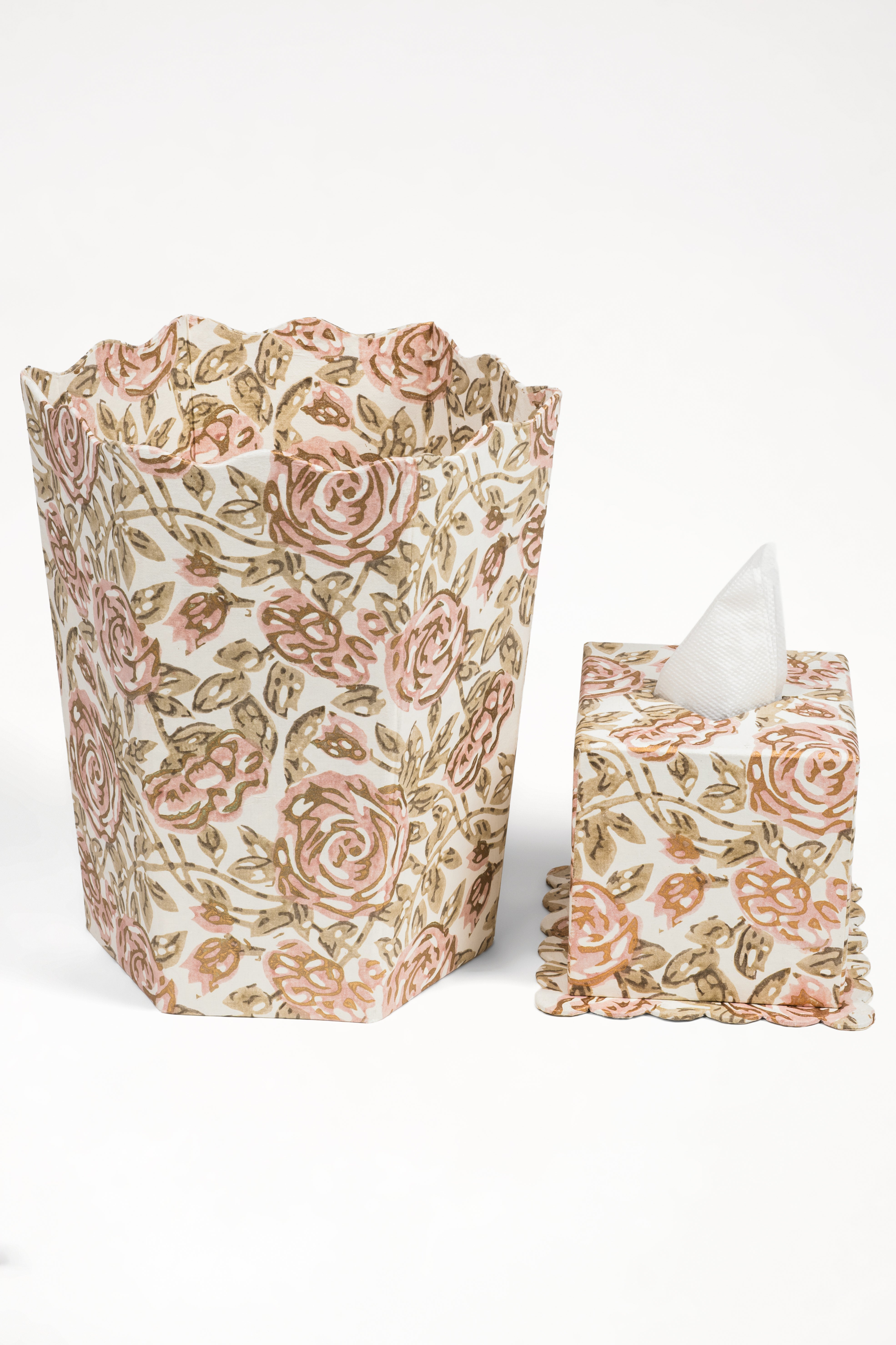 Blockprint Scallop Tissue Box Cover in Rose Garden