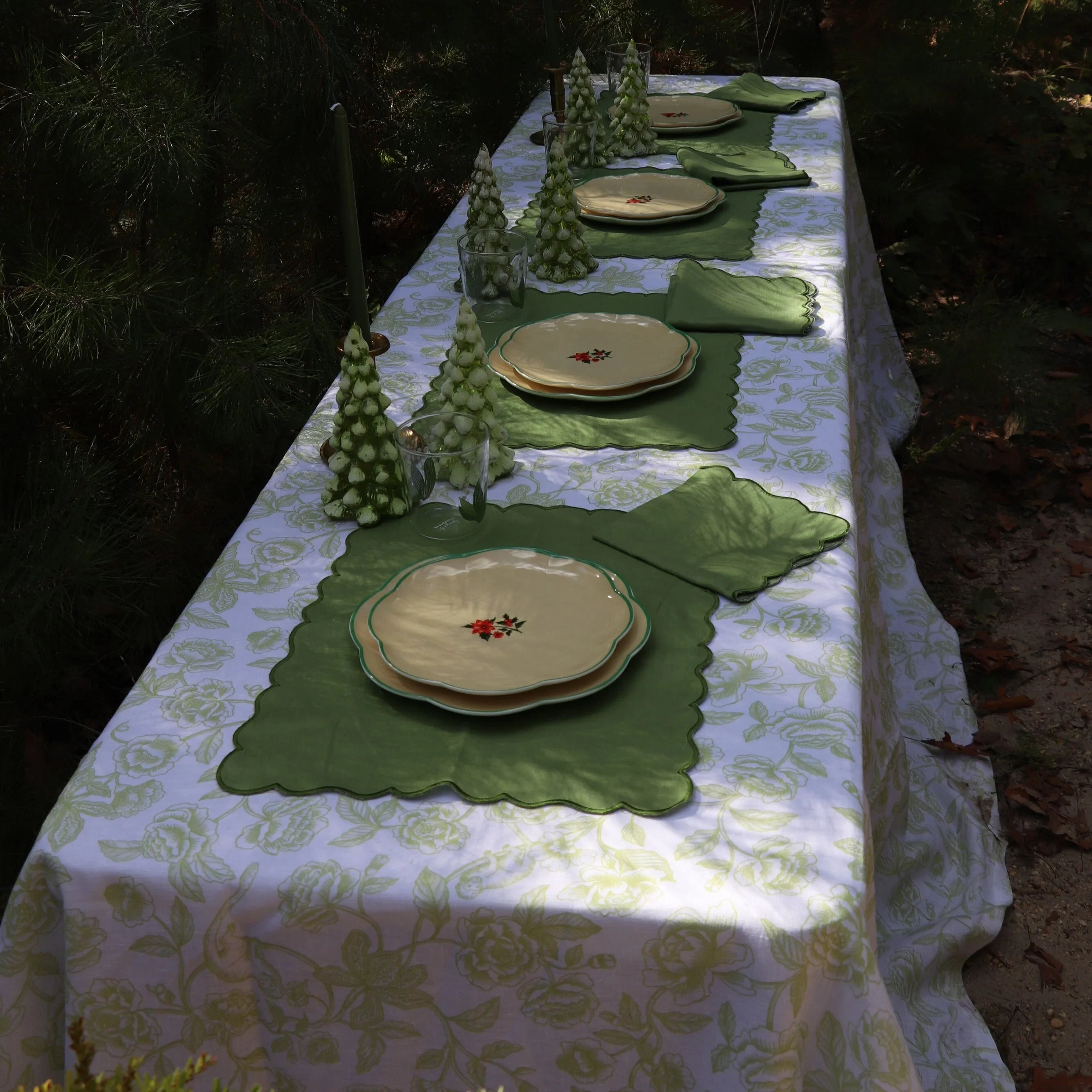 Ivory Flora Parlour Linen Tablecloth in Green and White