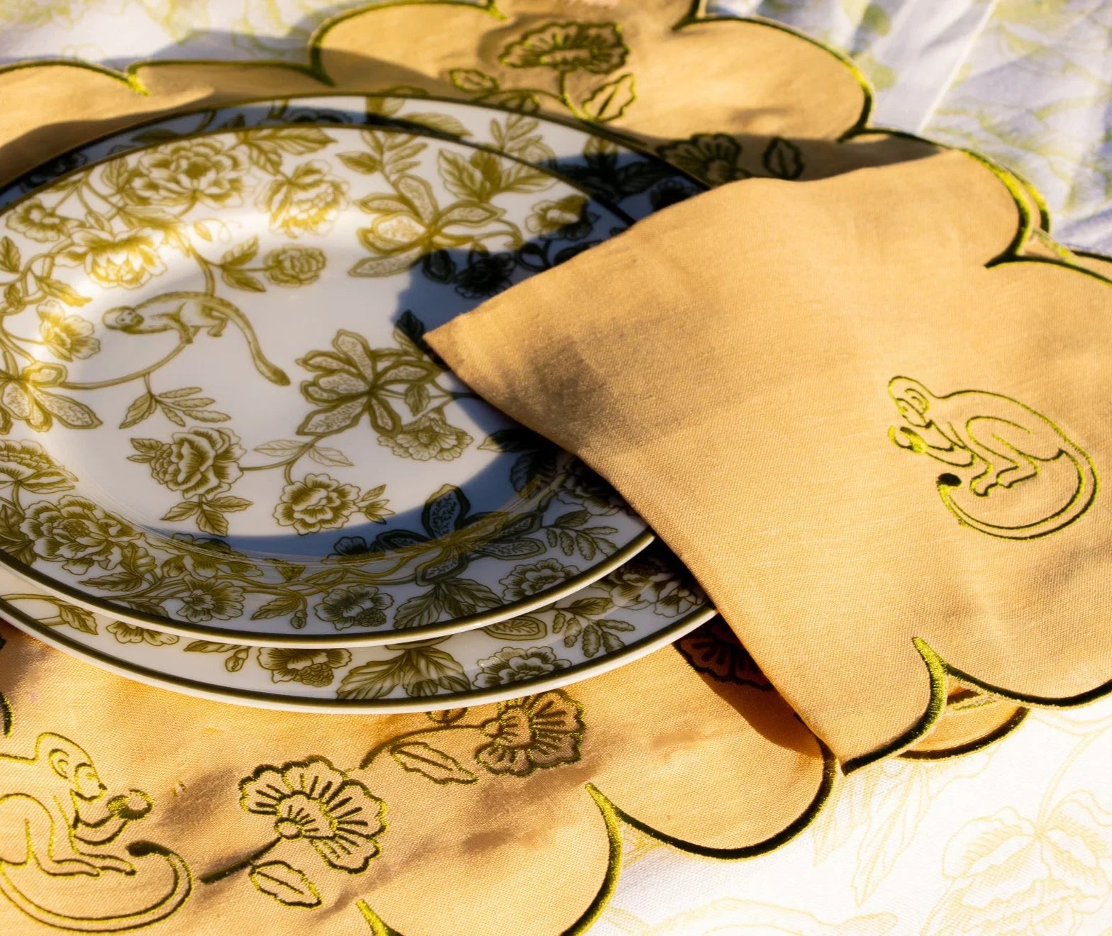 Pembroke Safari Dinner Plate - Set of 4 (+1 Bonus Plate)