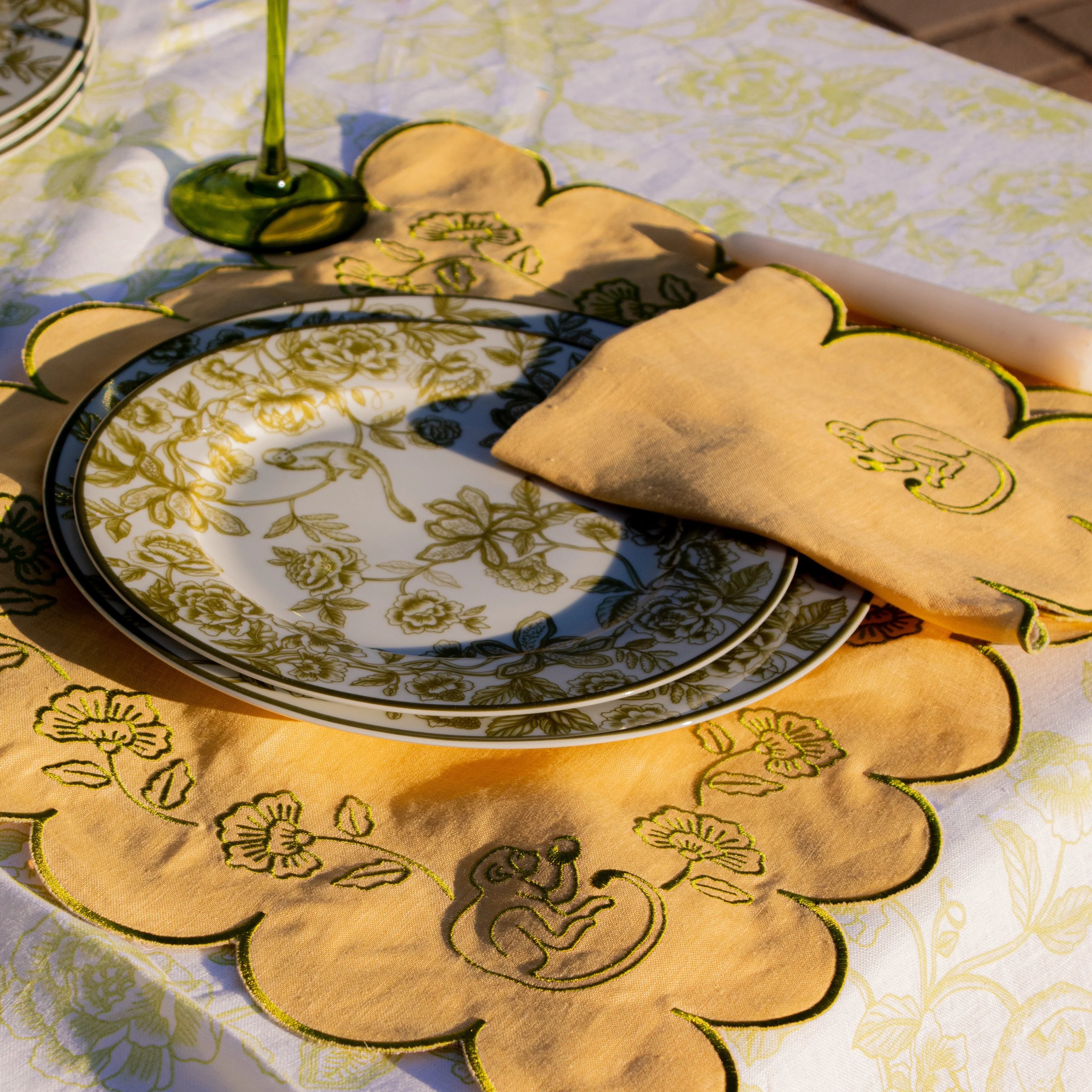 Pembroke Safari Porcelain Starter Plate in Green and White (Set of 4)