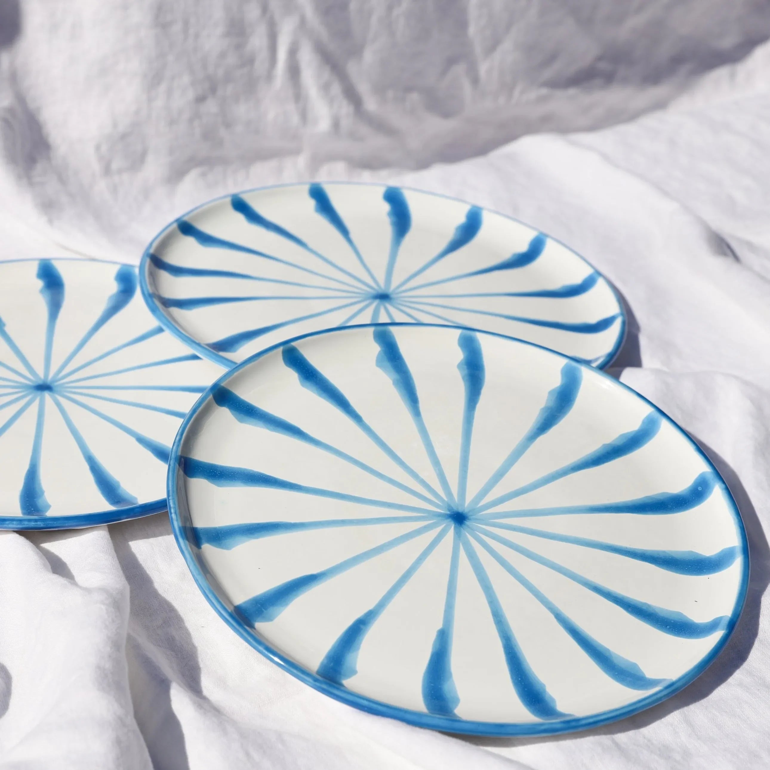 Dinner plate with candy cane stripes - The Mayfair Hall