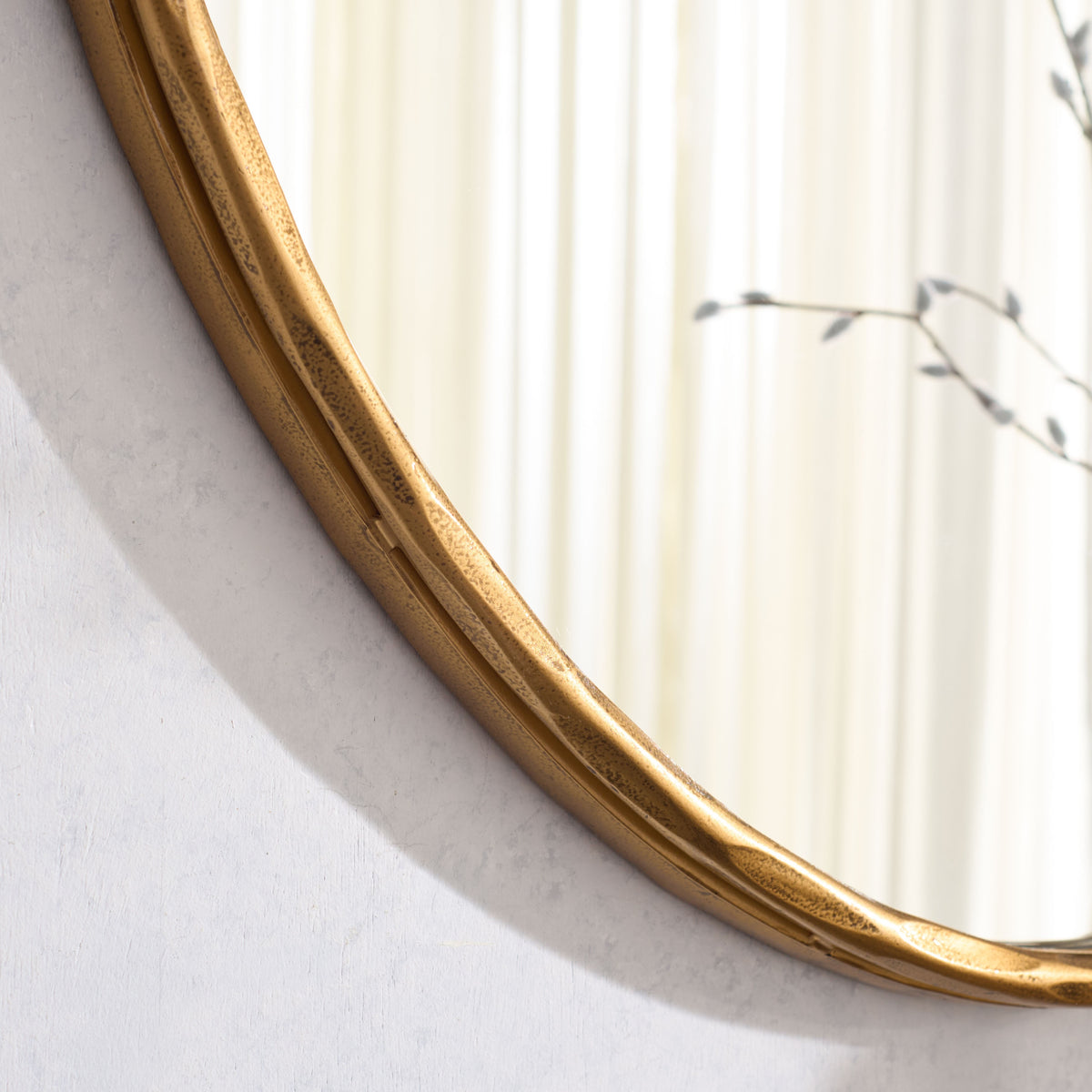 Jessa Oval Metal Mirror in Brass