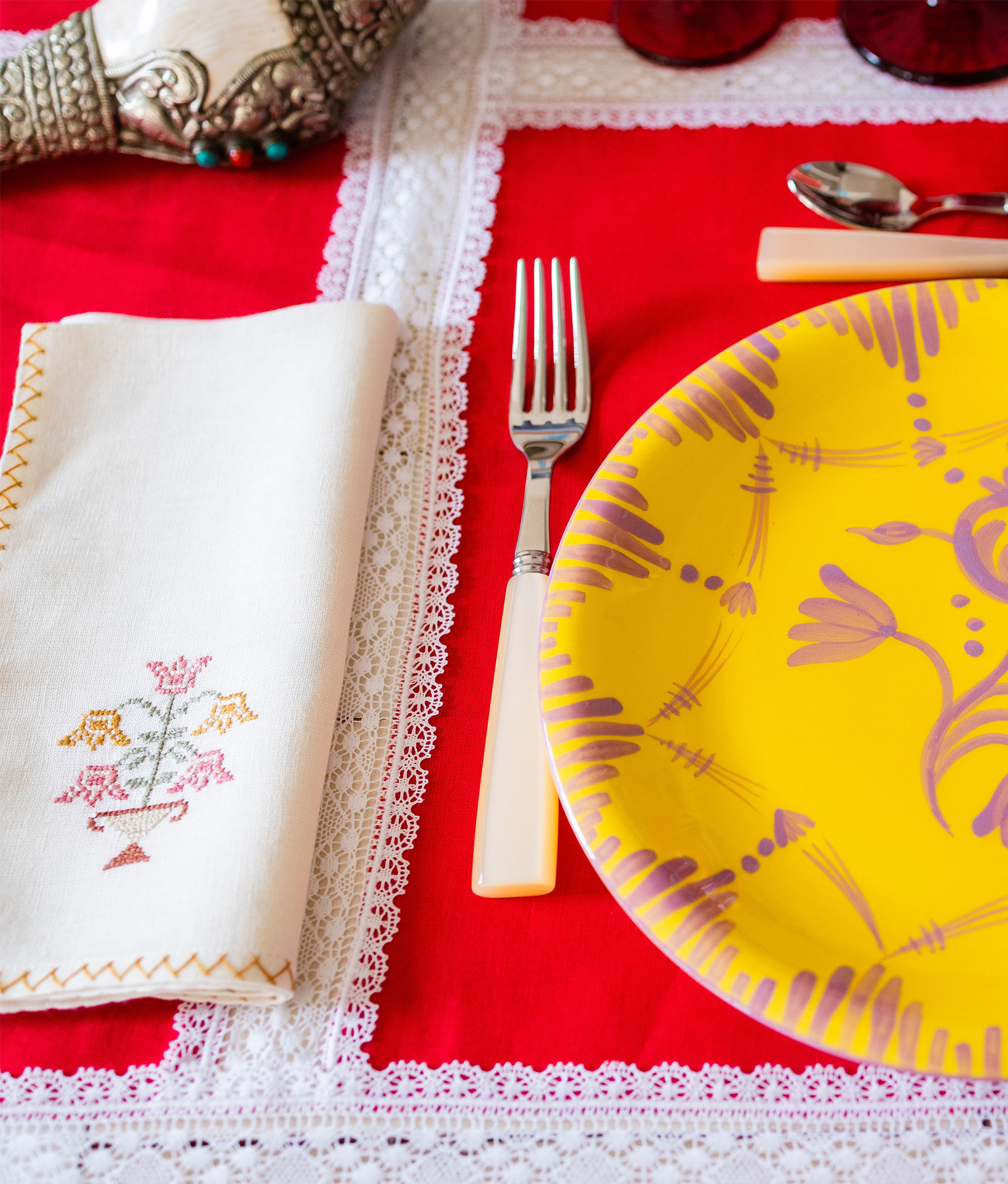 Aurea Tablecloth, Scarlet