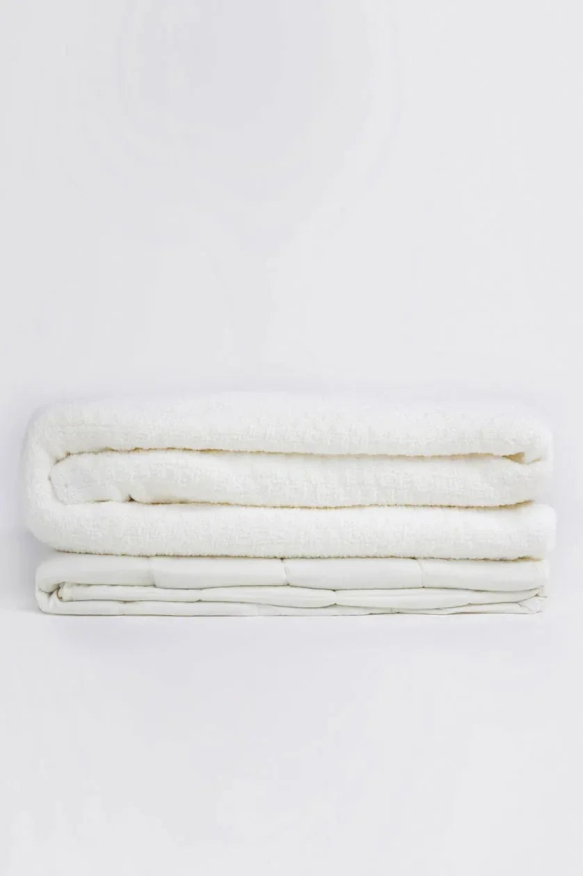 Snug Crystal Weighted Blanket - The Mayfair Hall