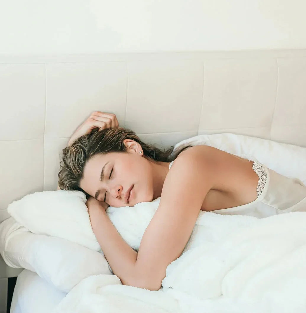 Snug Crystal Weighted Blanket - The Mayfair Hall