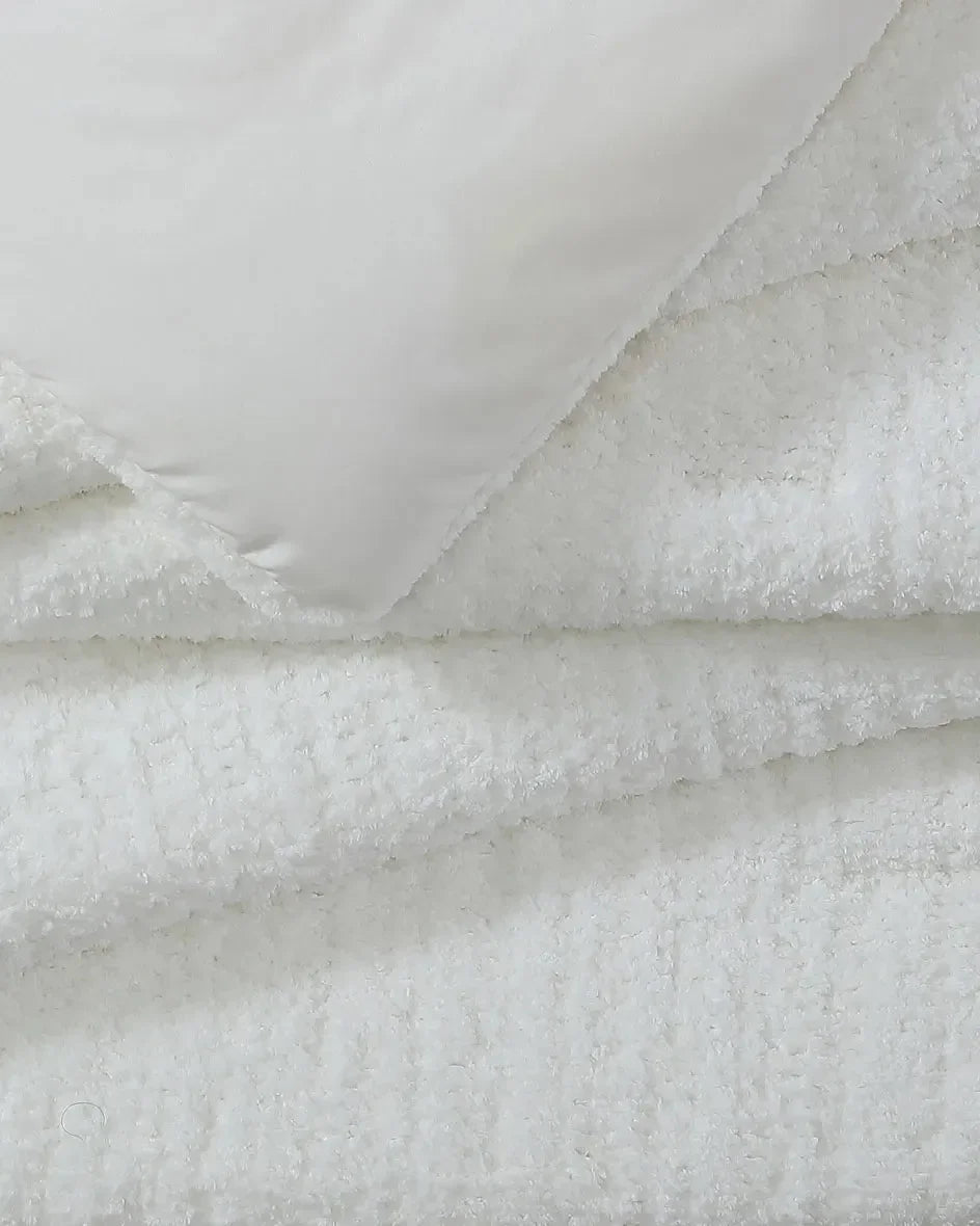 Snug Stitch Comforter - The Mayfair Hall