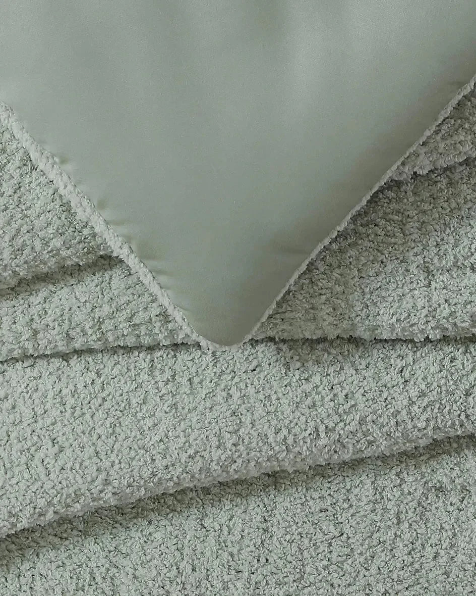 Snug Stitch Comforter - The Mayfair Hall