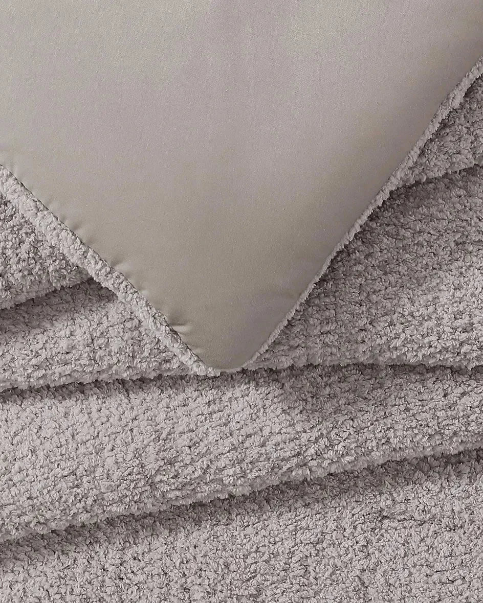 Snug Stitch Comforter - The Mayfair Hall