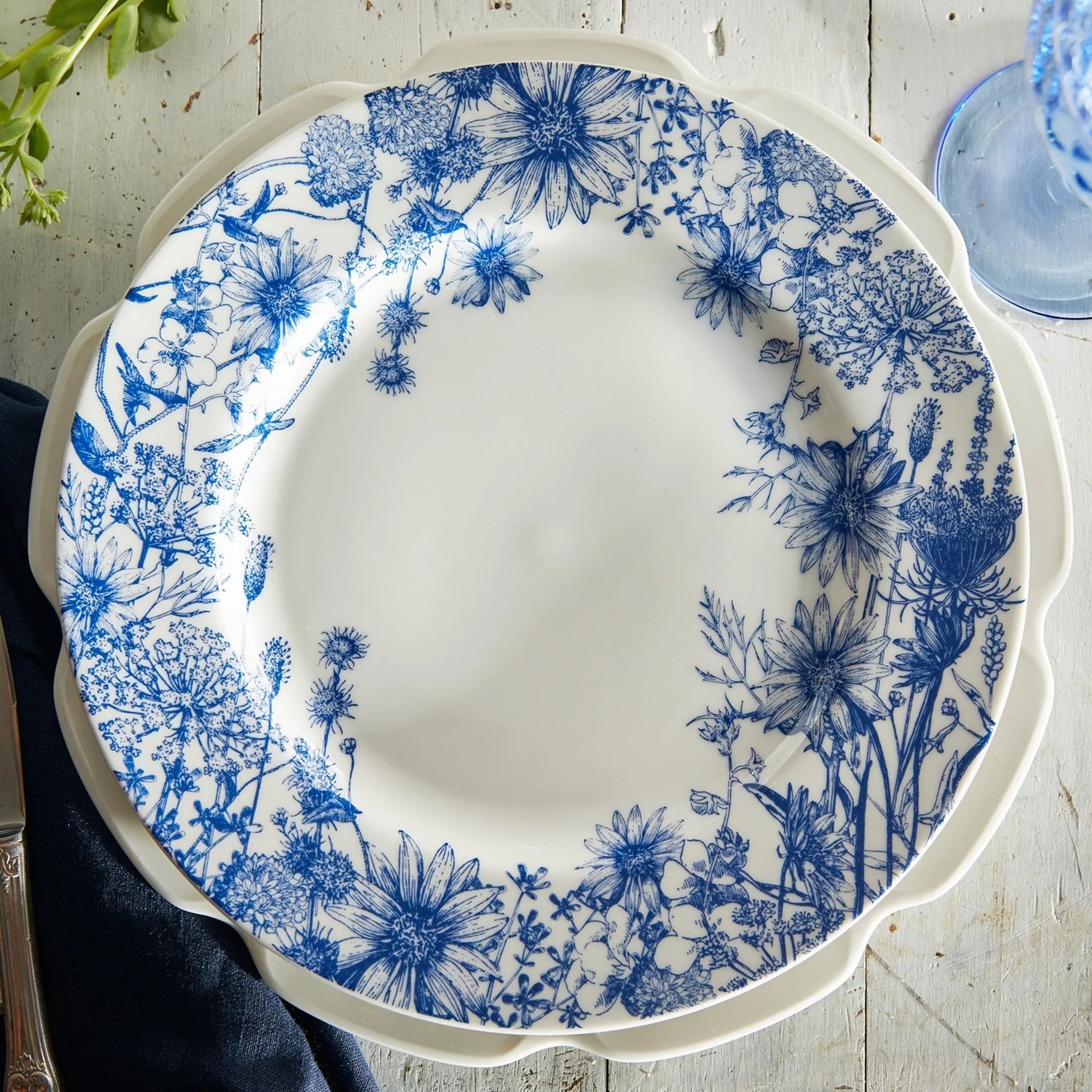 Summer Blues Rimmed Porcelain Dinner Plate - The Mayfair Hall