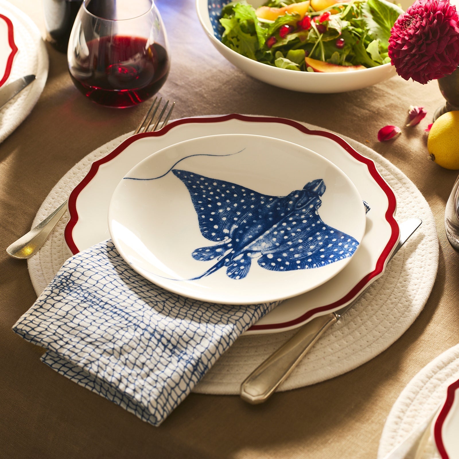 Stella Scalloped Crimson Dinner Plate