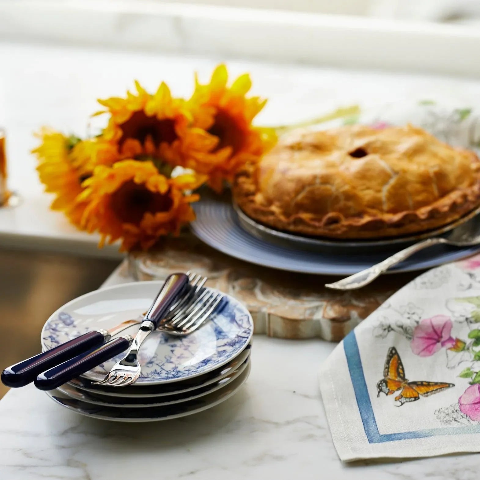 Summer Blues Porcelain Small Plates (Set of 4) - The Mayfair Hall