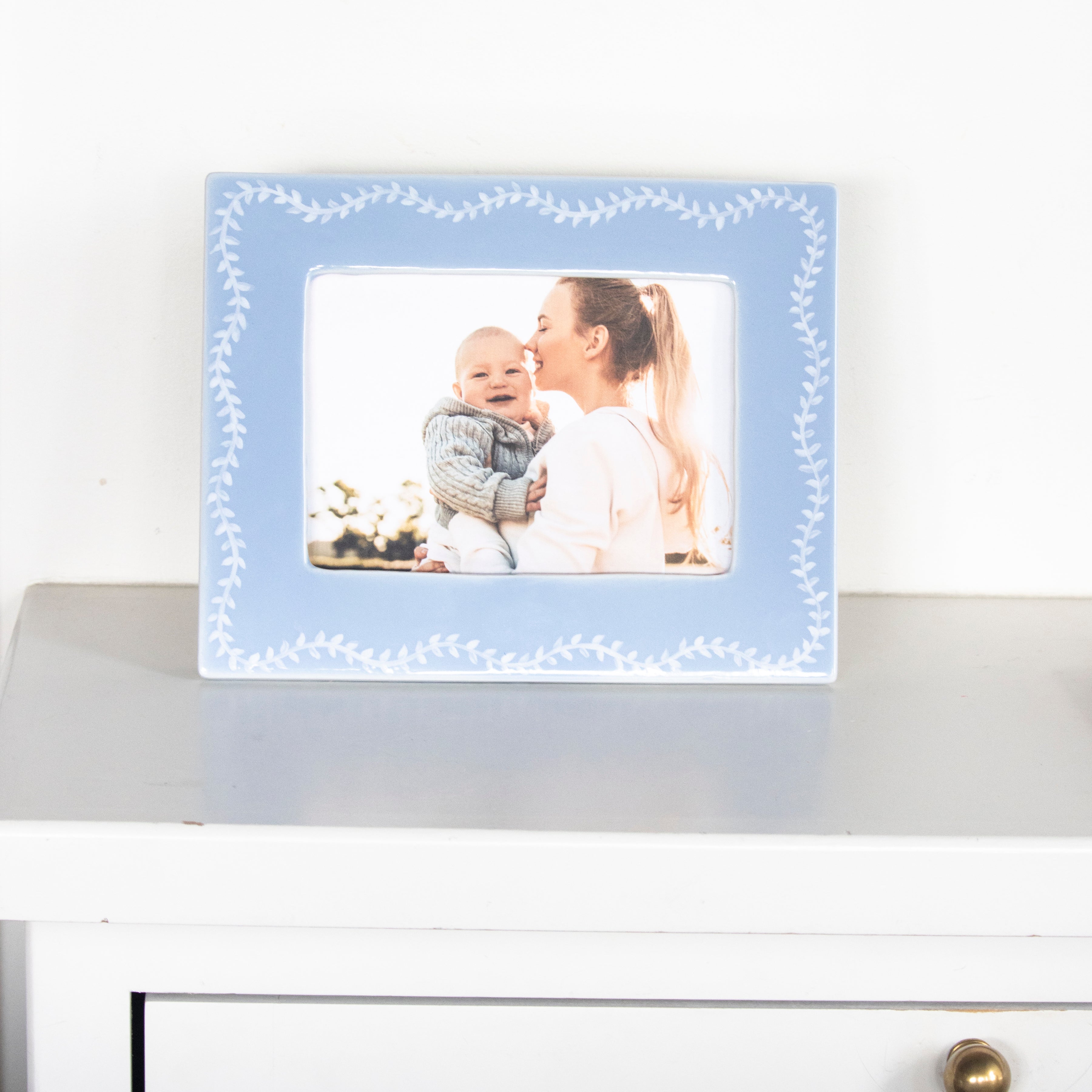 Customizable Laurel Wreath Picture Frame