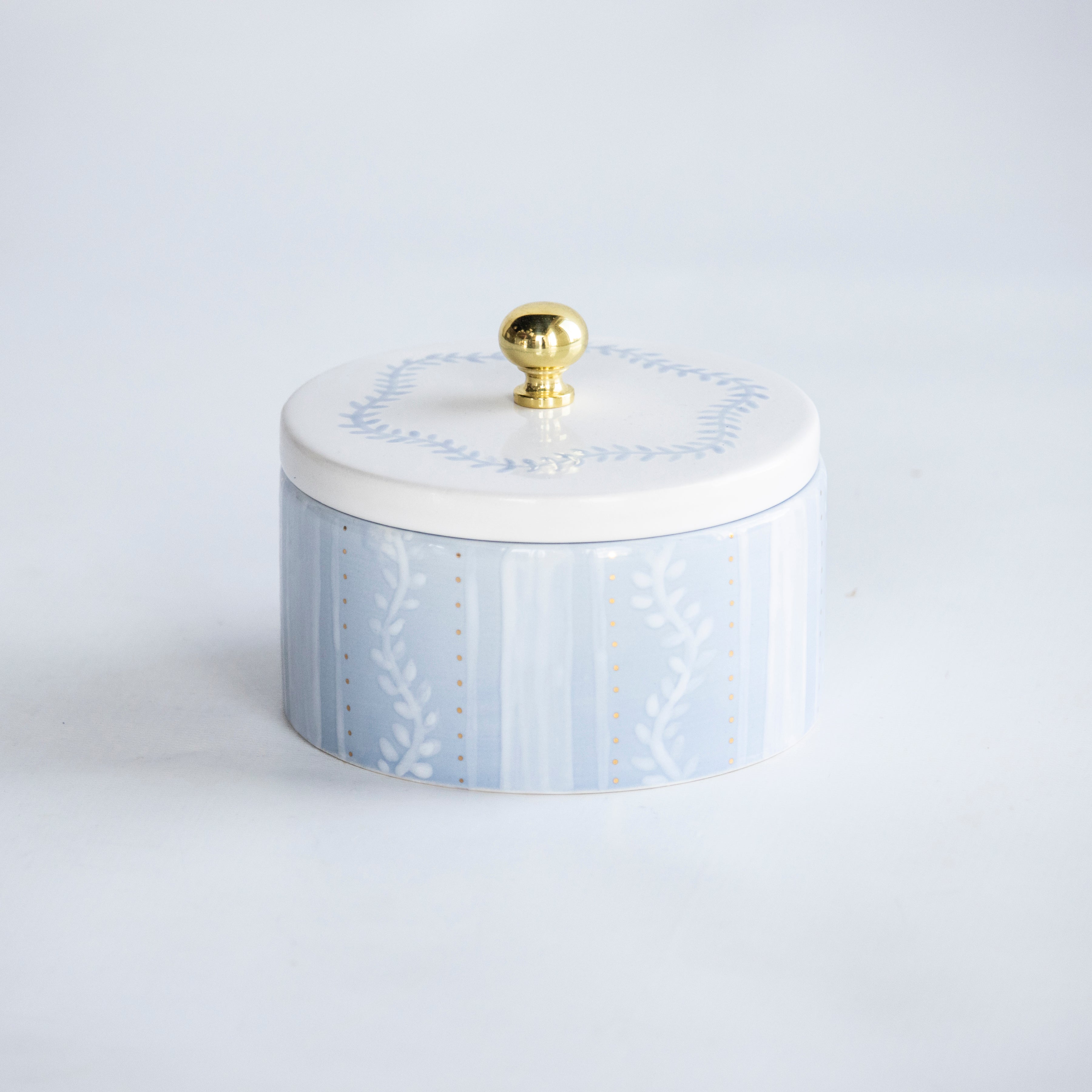Laurel Wreath Traditional Trouvé Box