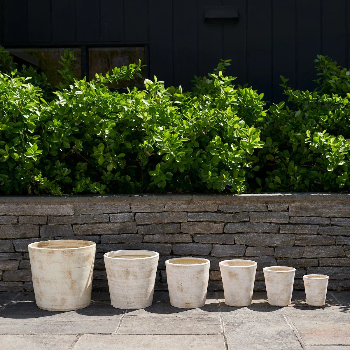 Basic Planter, White Patina - The Mayfair Hall