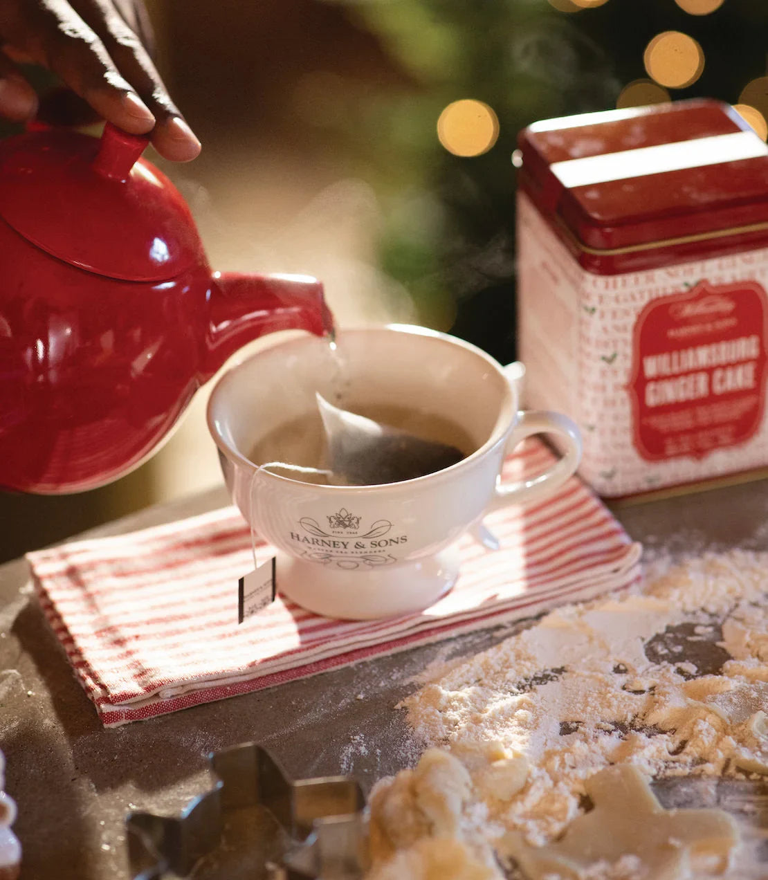 Williamsburg Ginger Cake Tea, Tin of 20 Sachets