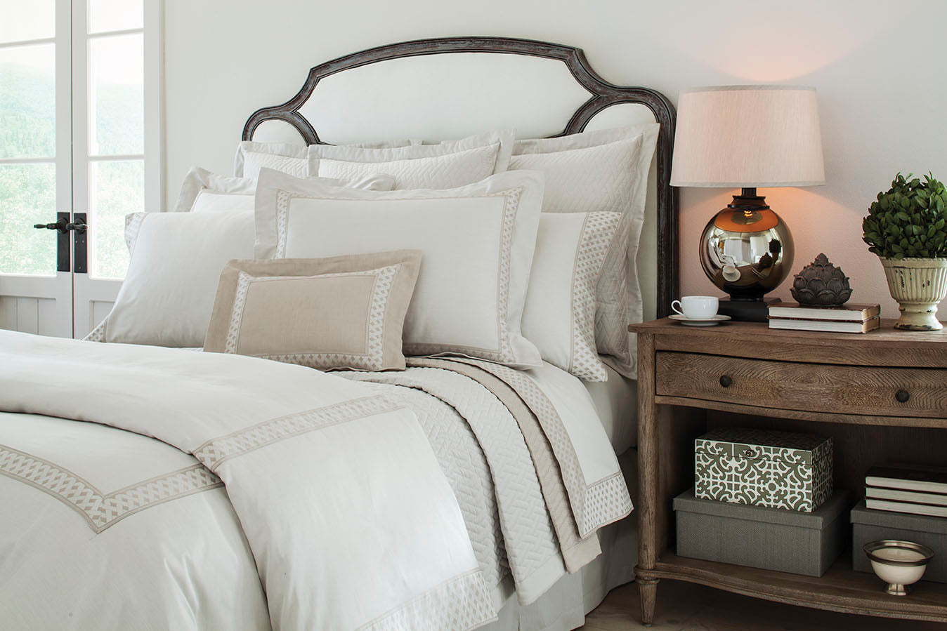 Ara Pair of Pillowcases