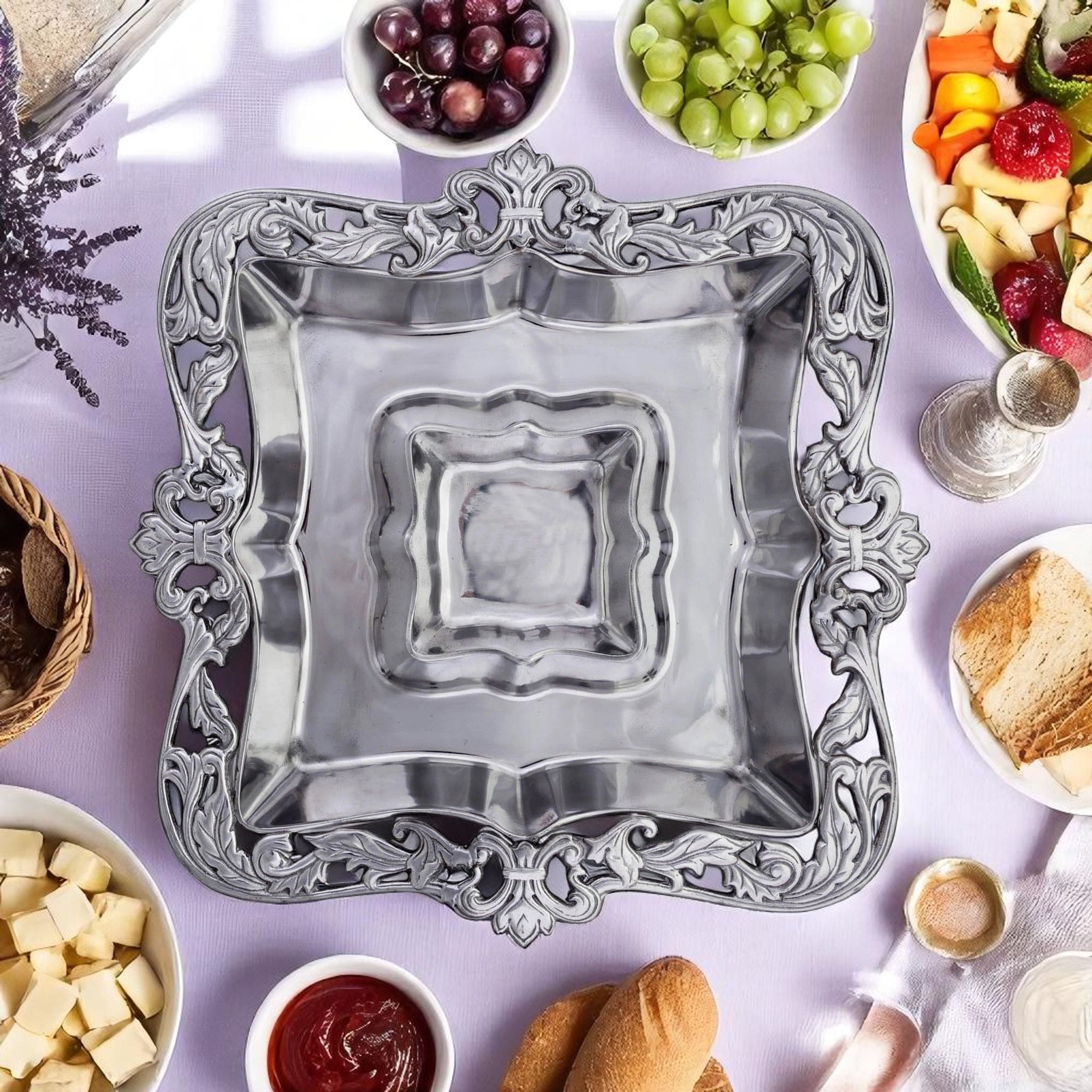 Acanthus Chip and Dip