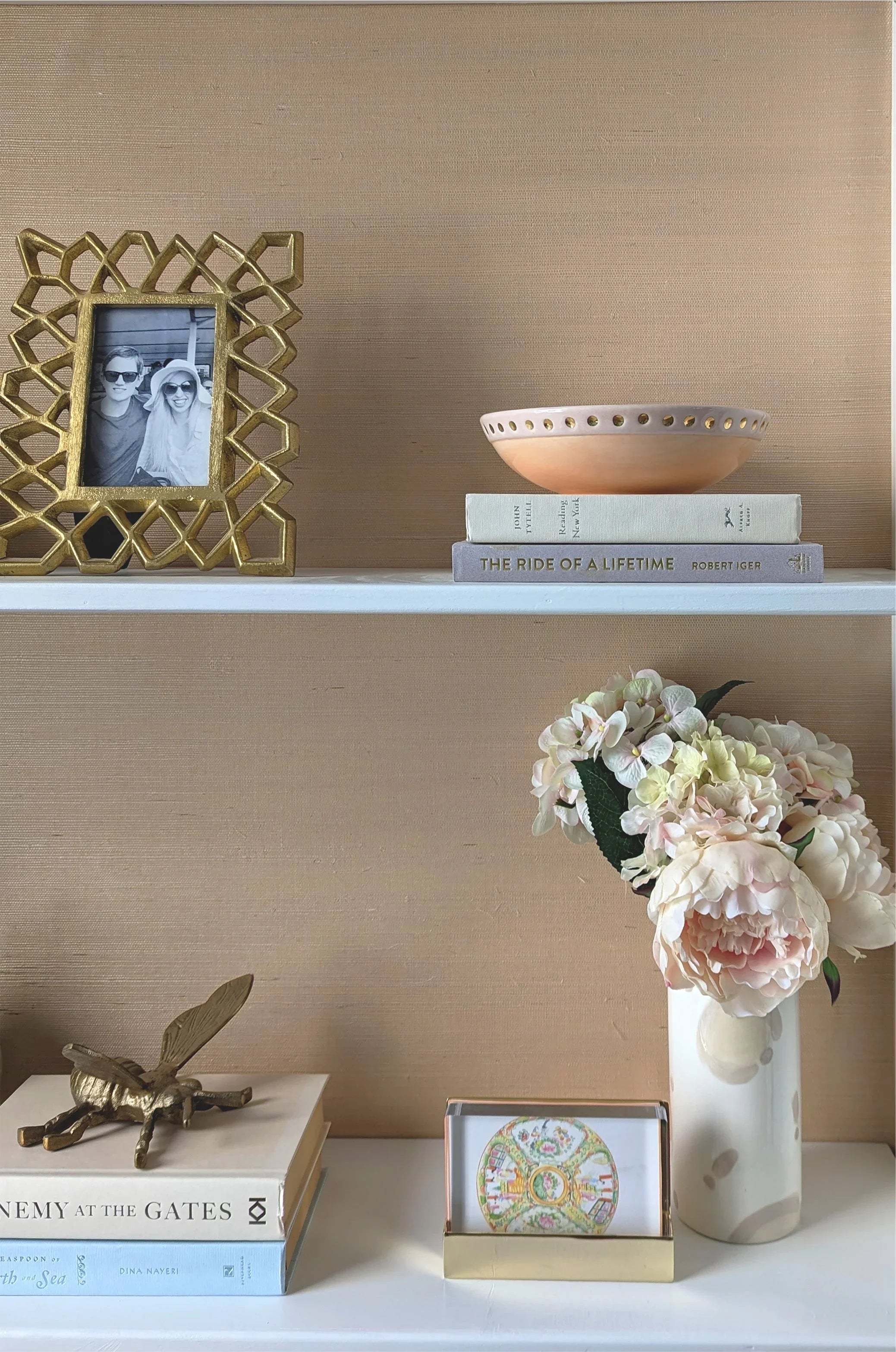 Goddess Bowl with 22K Gold Accent - The Mayfair Hall