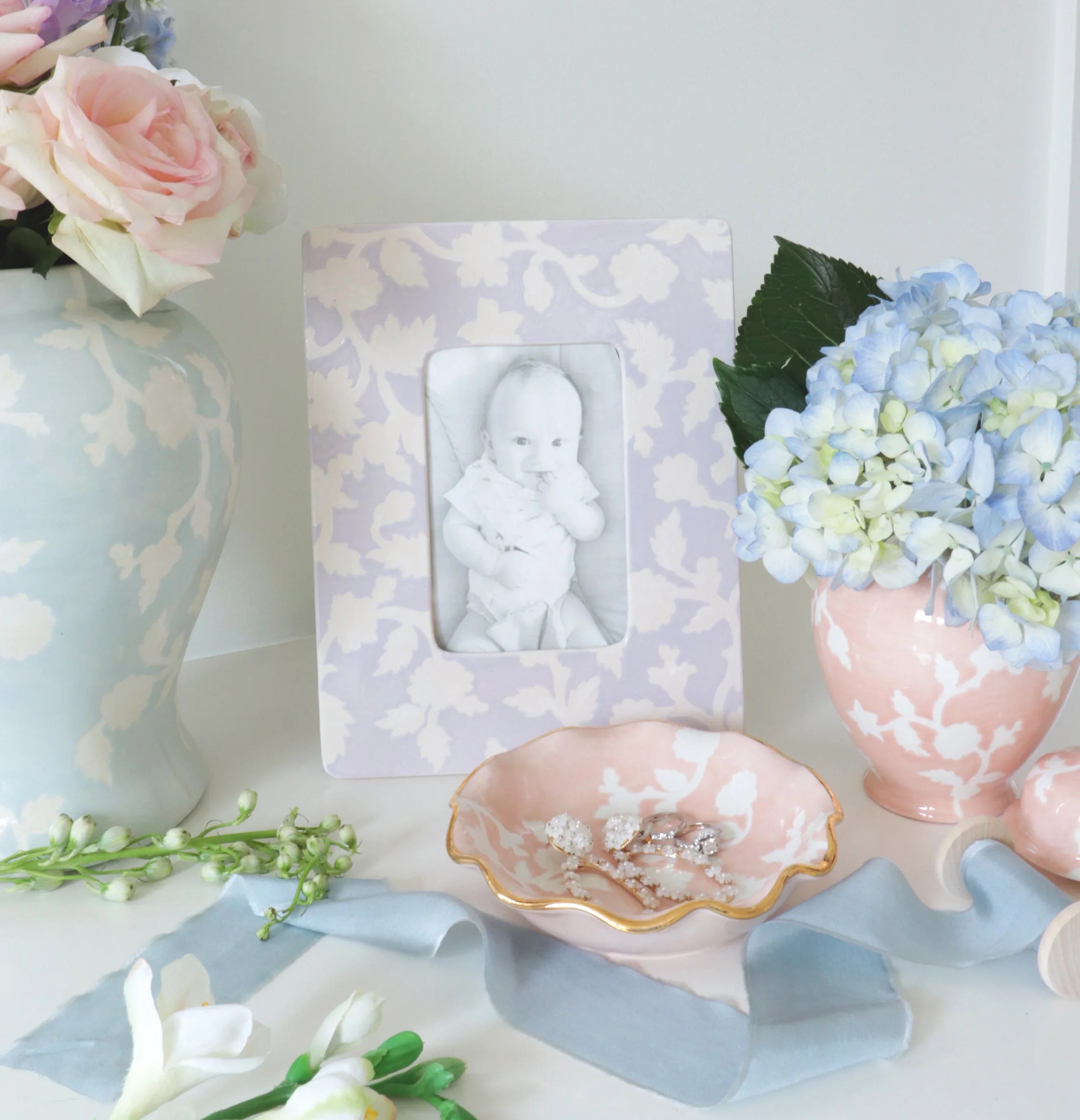 Chinoiserie Dreams Scalloped Bowls with 22K Gold Accent - The Mayfair Hall