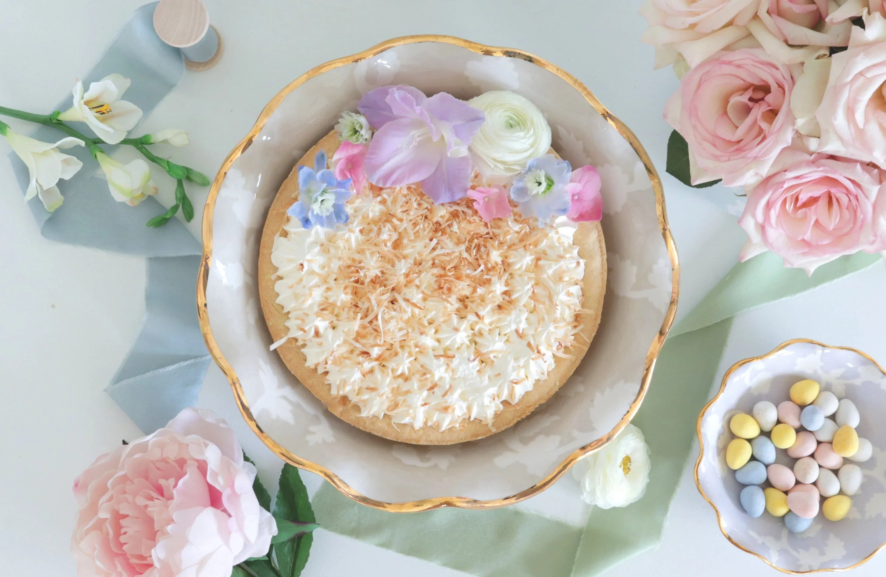Chinoiserie Dreams Scalloped Bowls with 22K Gold Accent - The Mayfair Hall