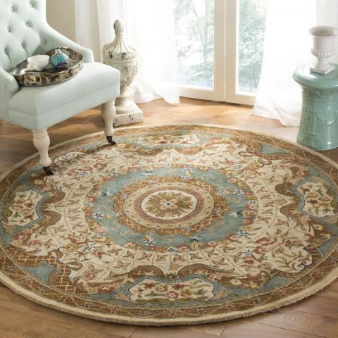 Classic Wool Rug in Ivory and Light Blue