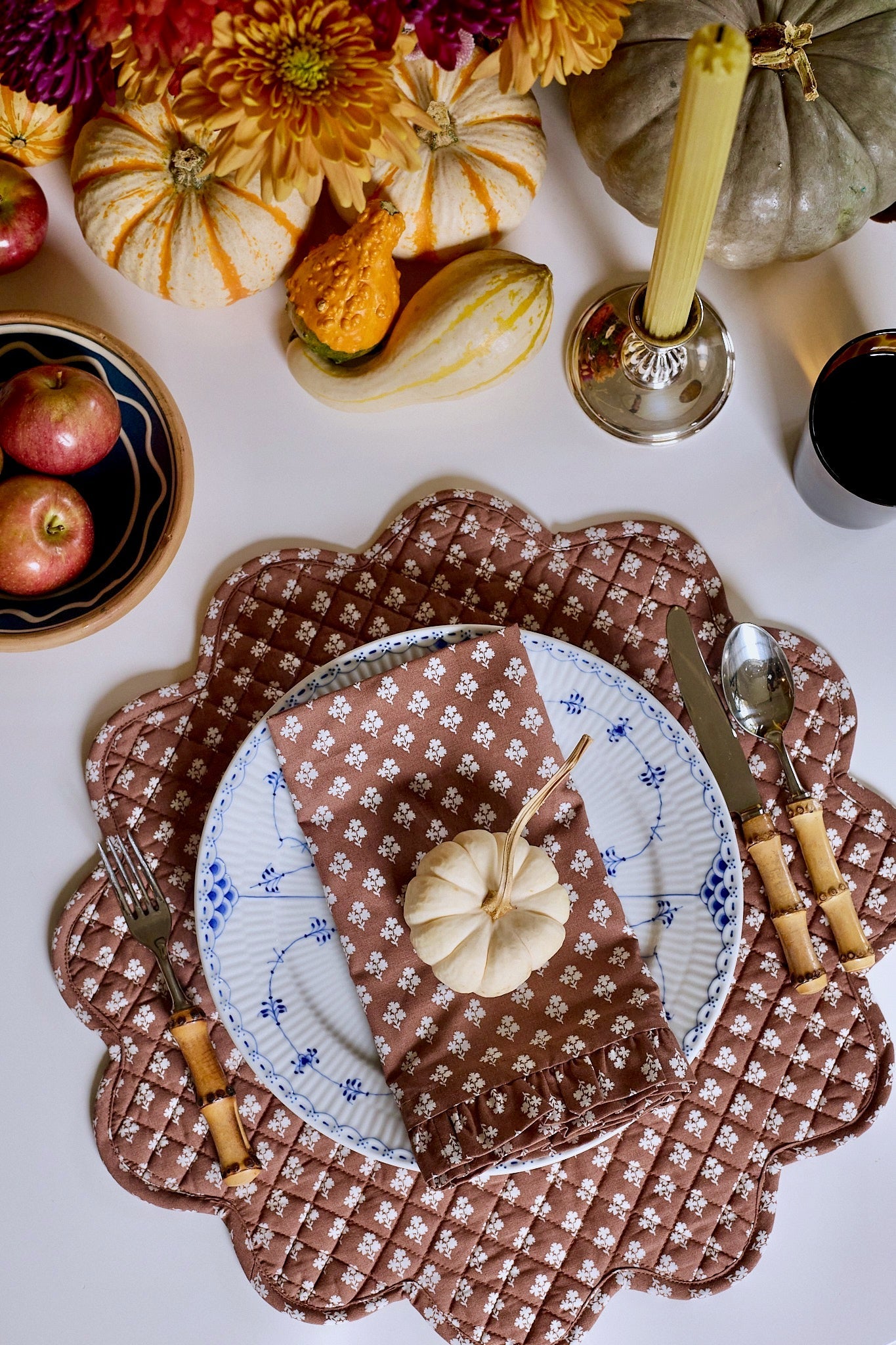 Constance Chocolate Wavy Quilted Placemat