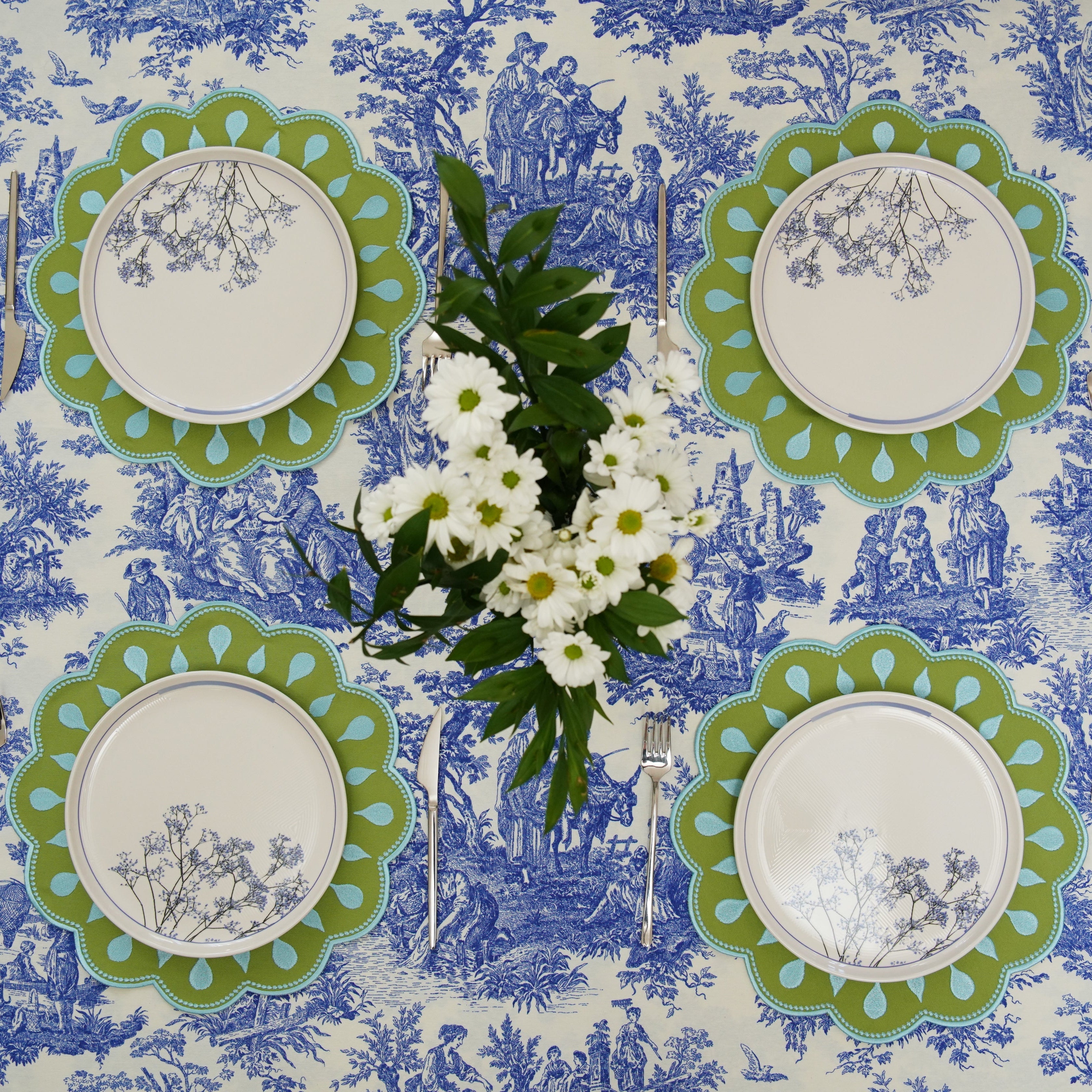 DROPLET GREEN ROUND FABRIC PLACEMAT (Set Of 4)