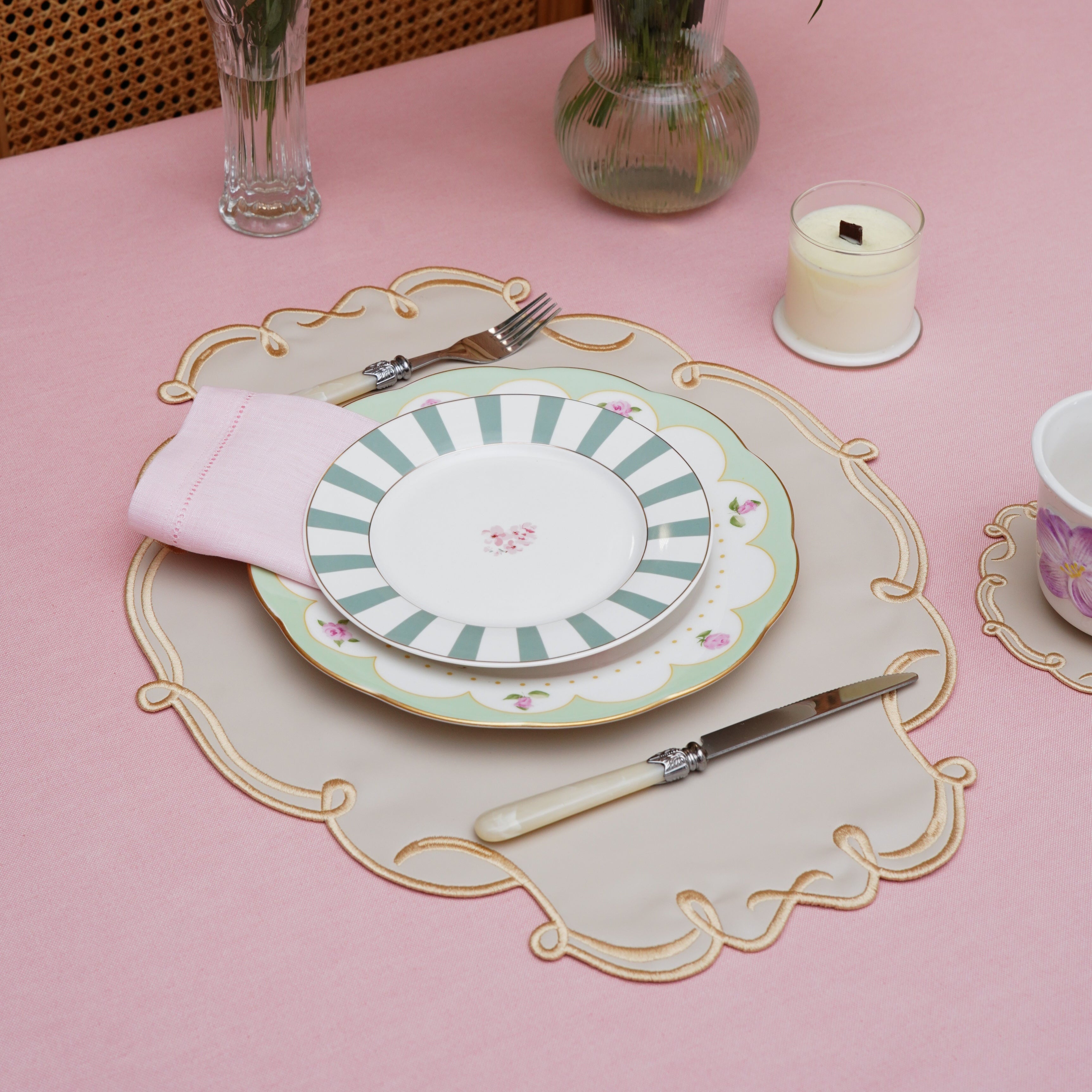 CELESTIA BEIGE OVAL FAUX LEATHER PLACEMAT & COASTER SET