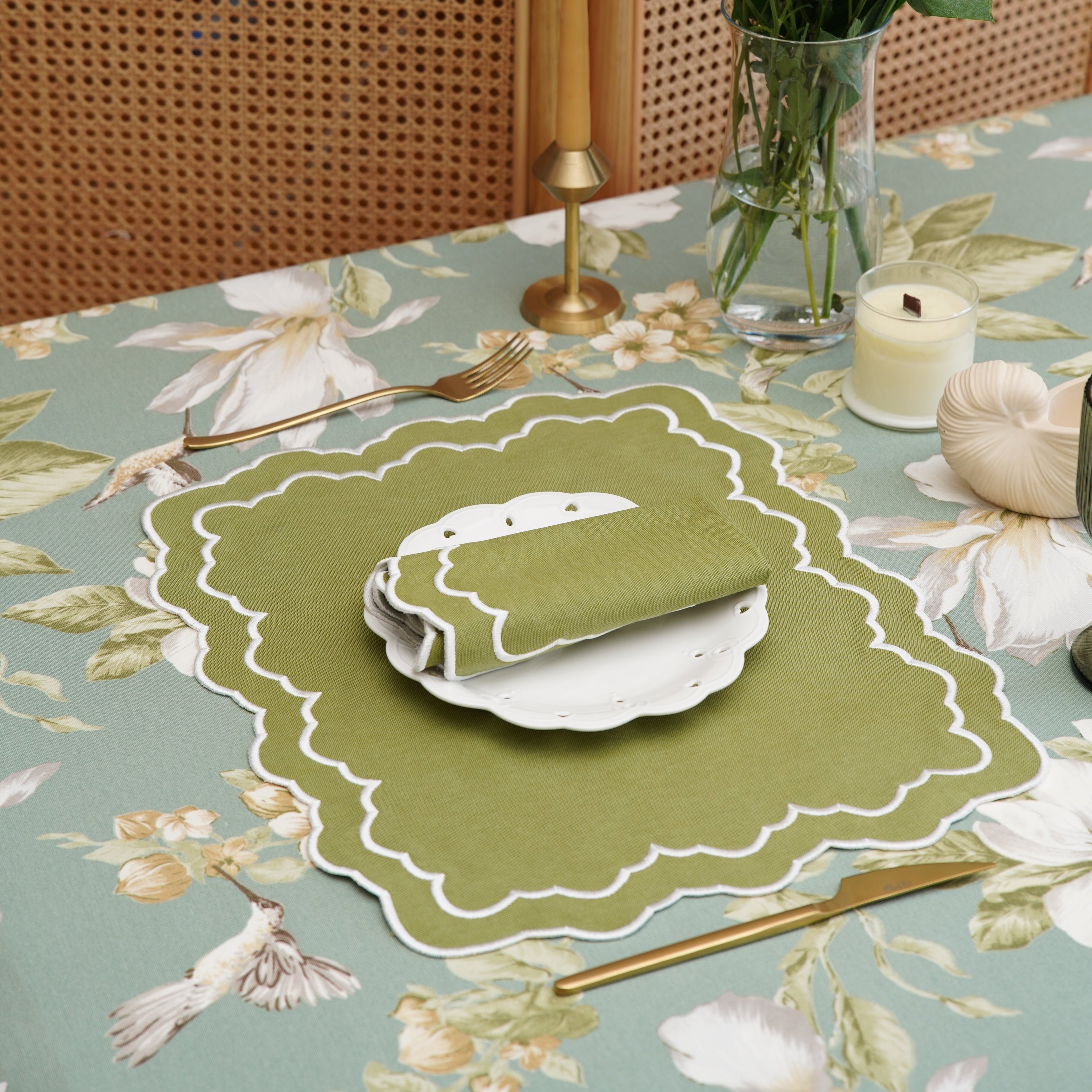 ELARA GREEN RECTANGLE FABRIC PLACEMAT & NAPKIN SET (Set Of 4)