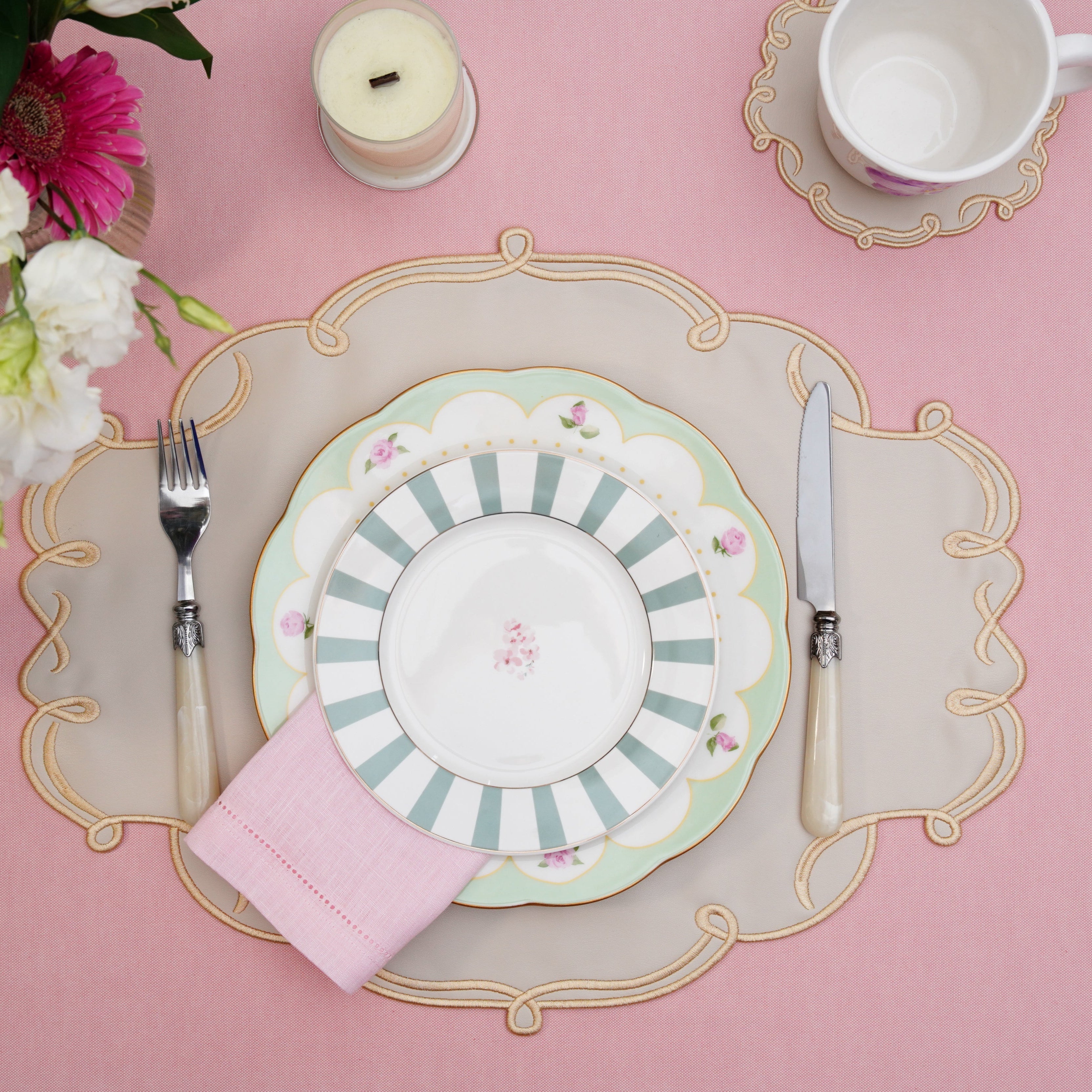 CELESTIA BEIGE OVAL FAUX LEATHER PLACEMAT & COASTER SET