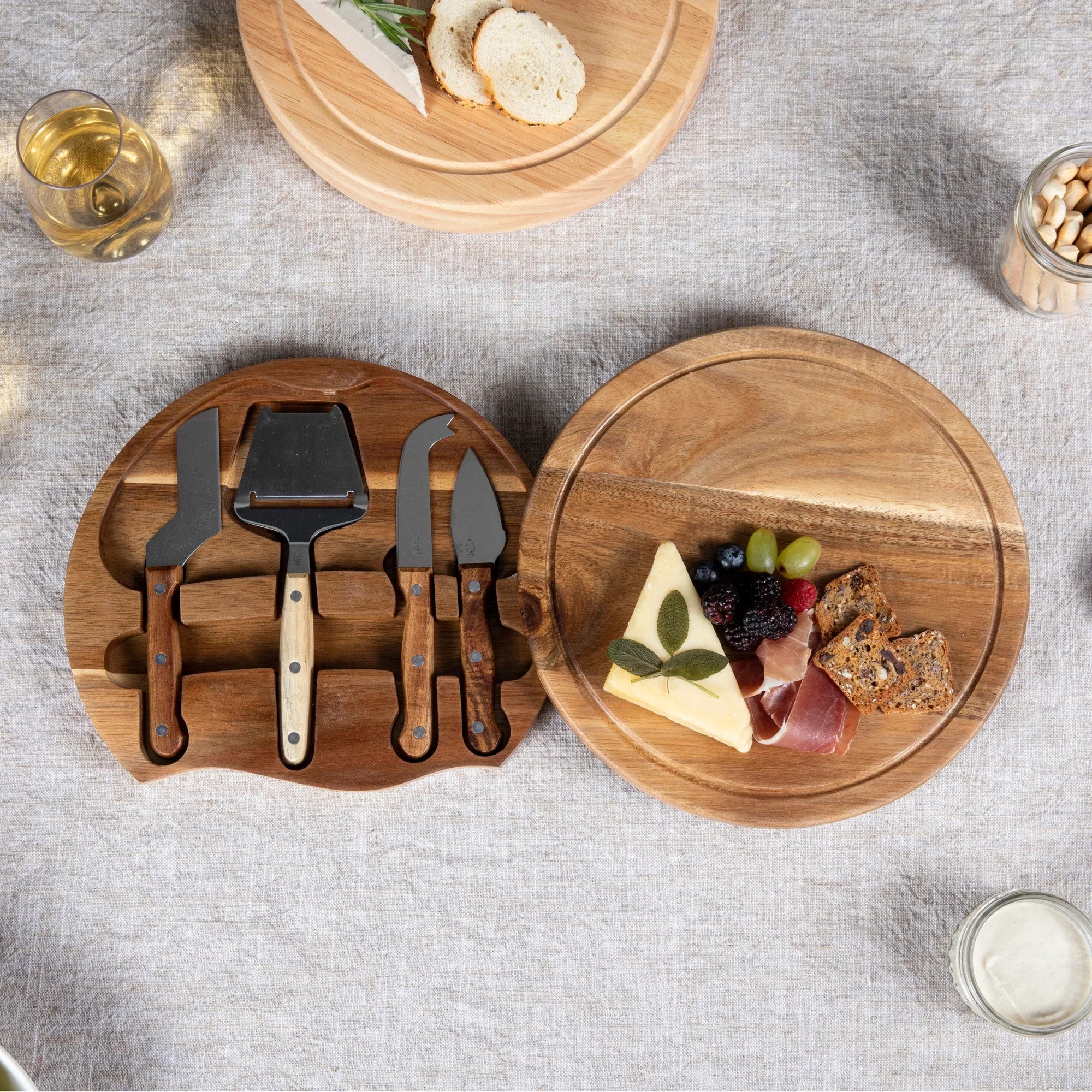Acacia Circo Cheese Cutting Board & Tools Set - The Mayfair Hall