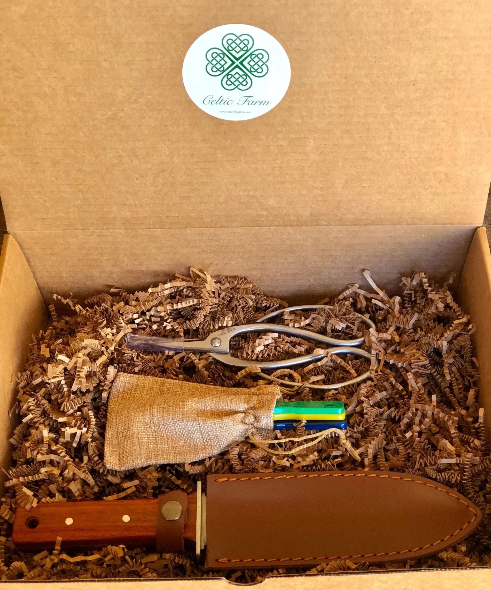 Garden Gift Box - Garden Tool Set (Hori Hori, Garden Snips and Garden Tool Sharpeners) 3 Tool Kit - The Mayfair Hall