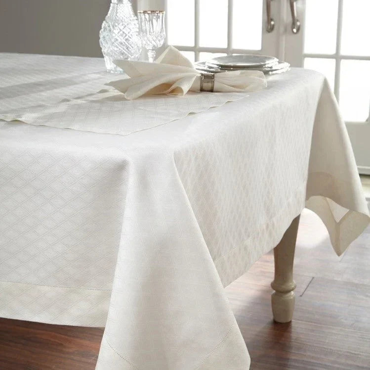 Gracious Tablecloth - The Mayfair Hall