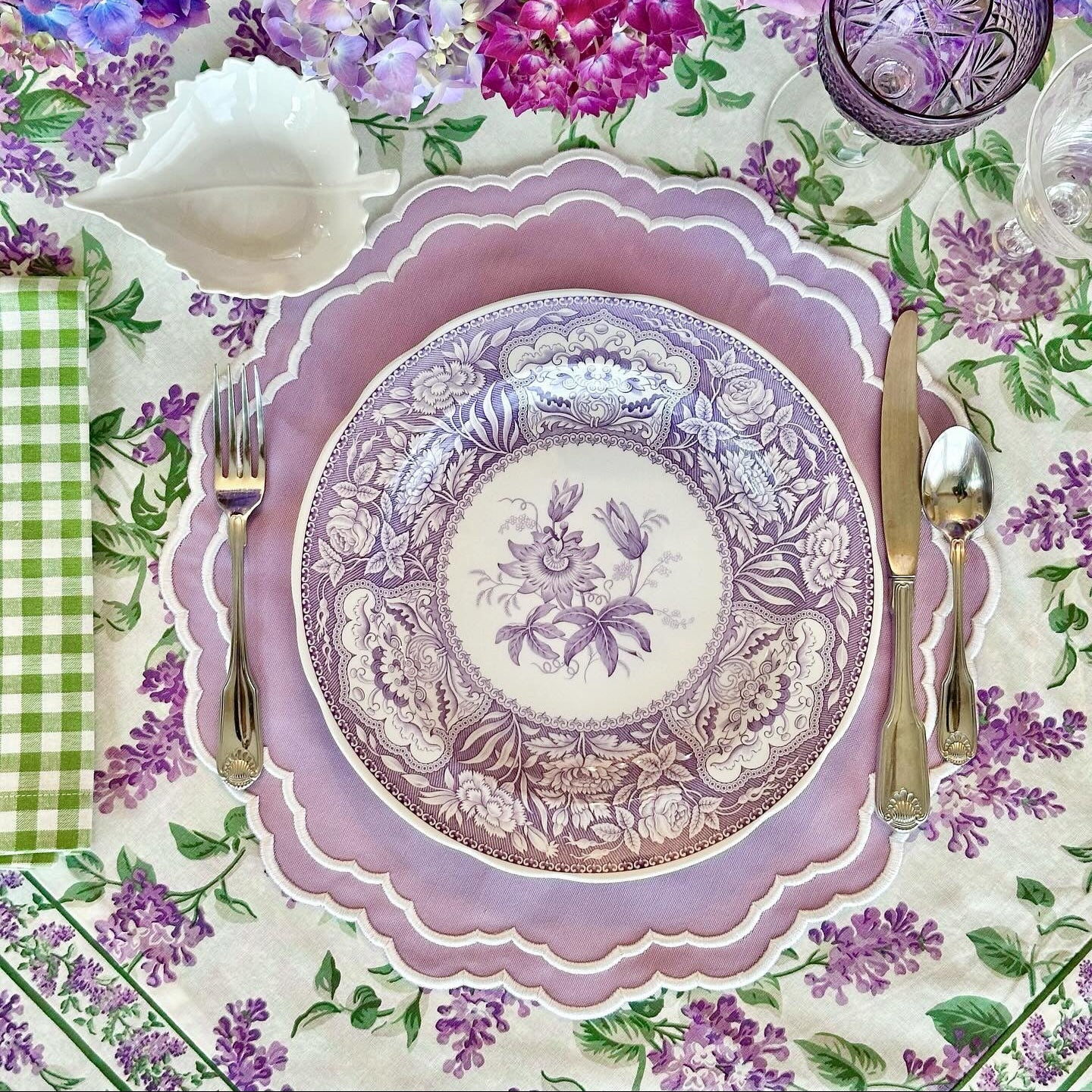 GRATITUDE LILA ROUND FABRIC PLACEMAT
