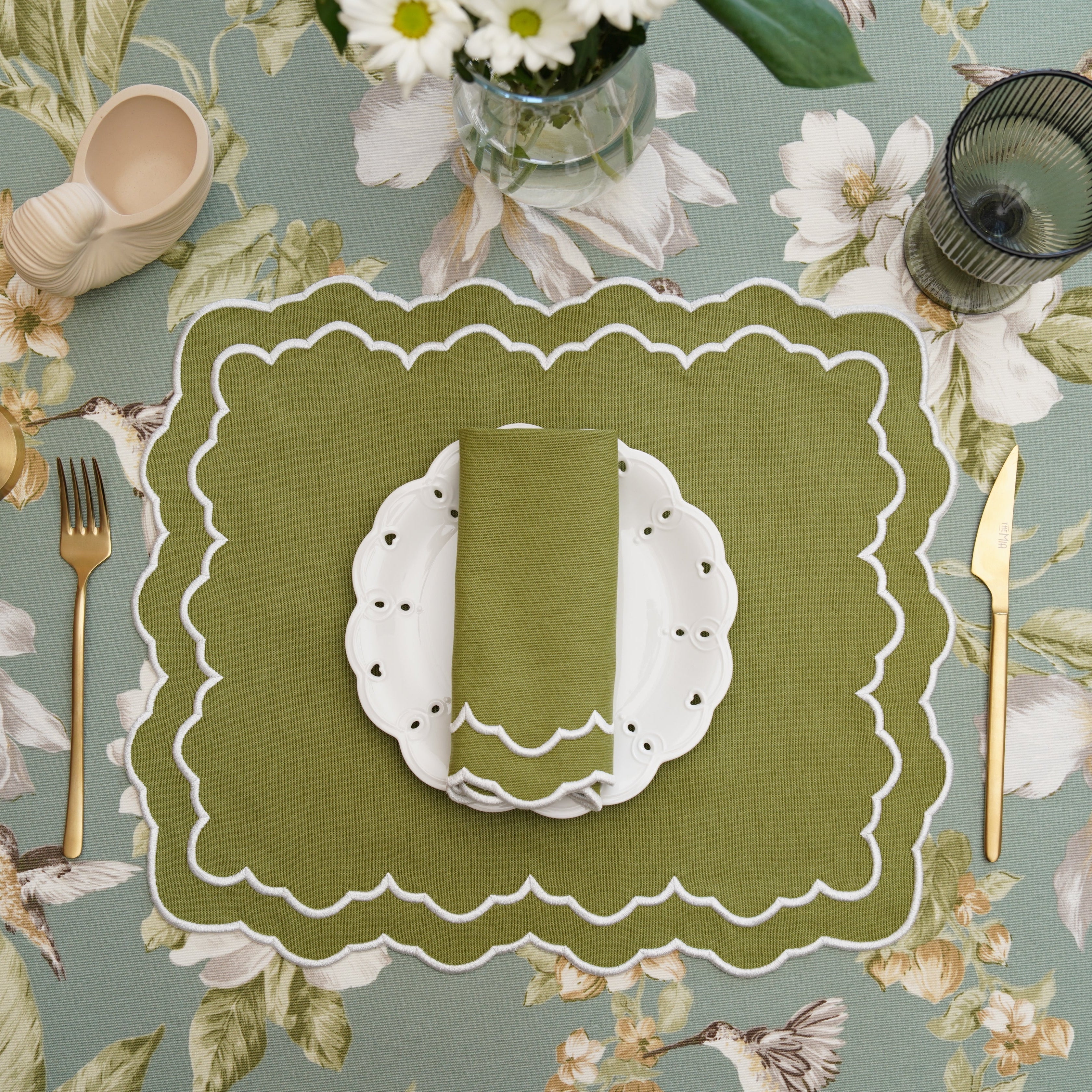 ELARA GREEN RECTANGLE FABRIC PLACEMAT & NAPKIN SET (Set Of 4)