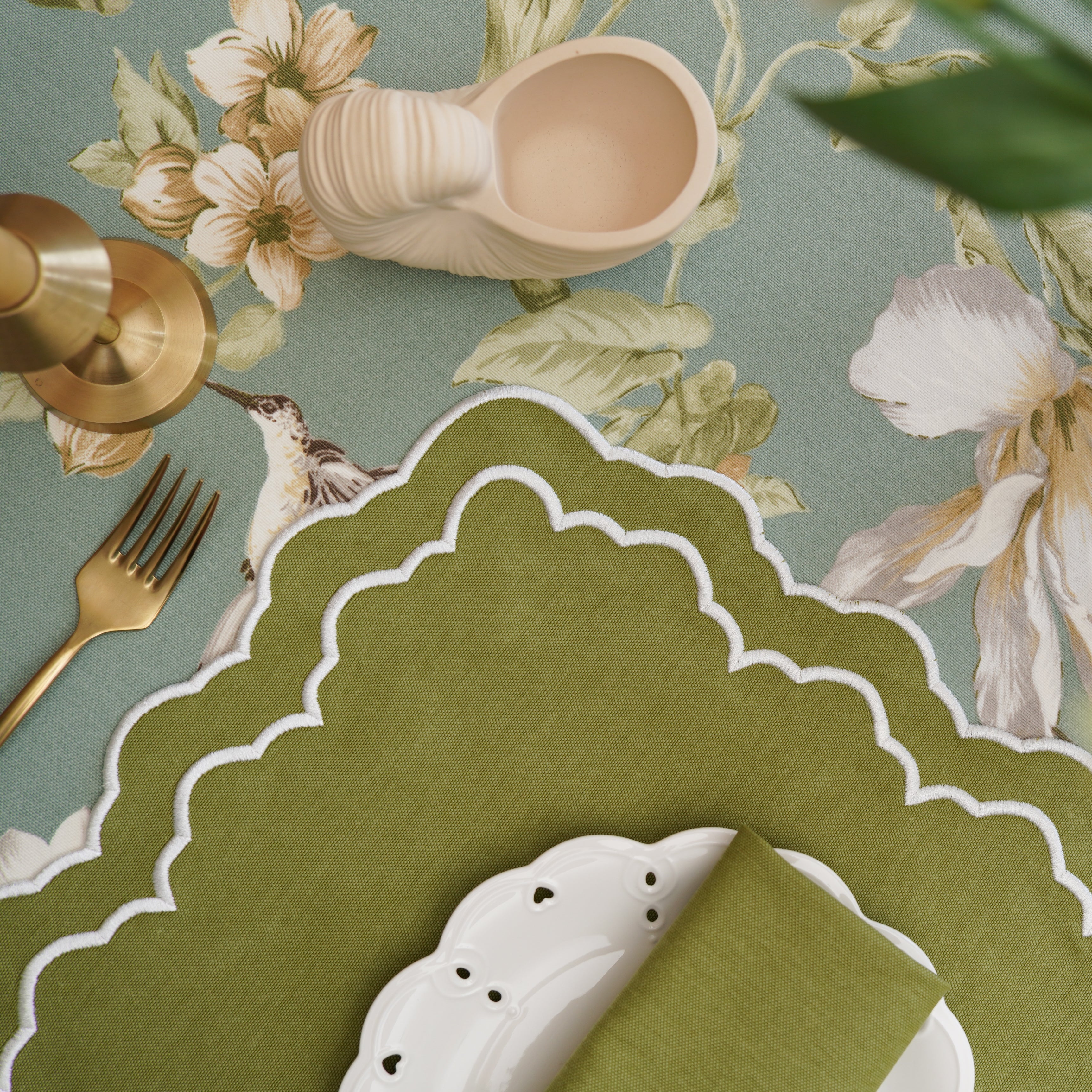 ELARA GREEN RECTANGLE FABRIC PLACEMAT & NAPKIN SET (Set Of 4)