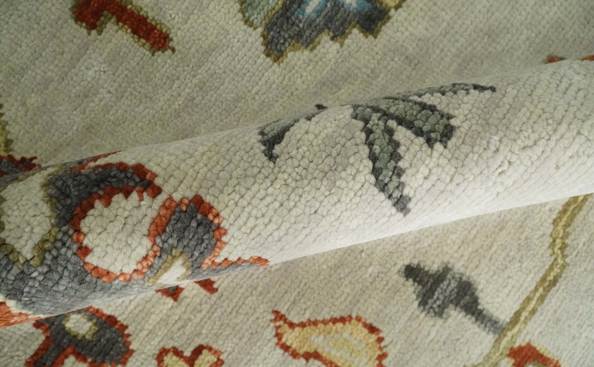 Hand Knotted 5x8, 6x9, 8x10, 9x12, 10x14 and 12x15 Ivory, Charcoal and Blue Traditional Persian Oushak Wool Rug | TRDCP916912 - The Rug Decor