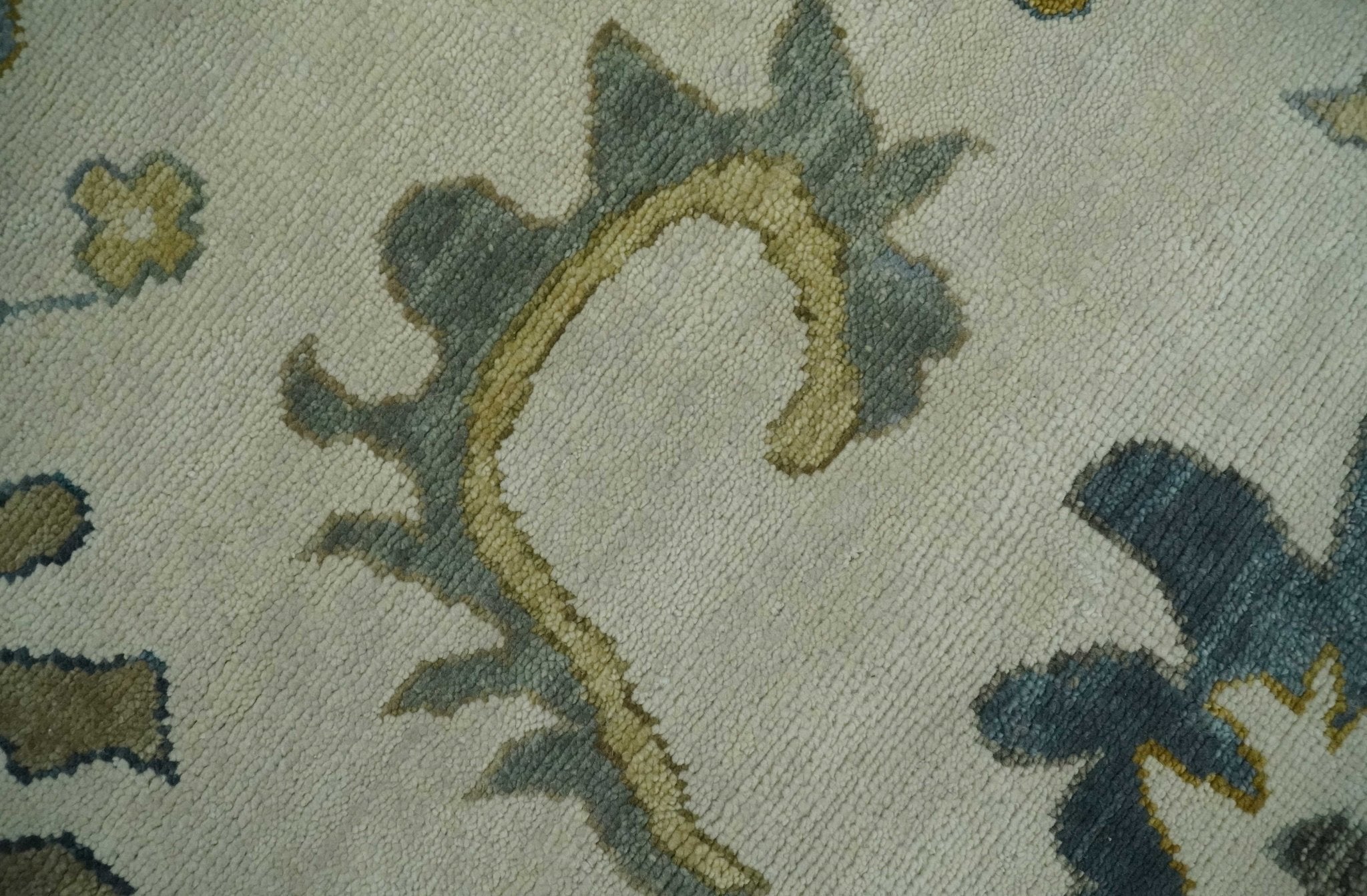 Hand Knotted 5x8, 6x9, 8x10, 9x12, 10x14 and 12x15 Ivory, Silver and Blue Traditional Vintage Oushak Wool Rug | TRDCP1342 - The Rug Decor