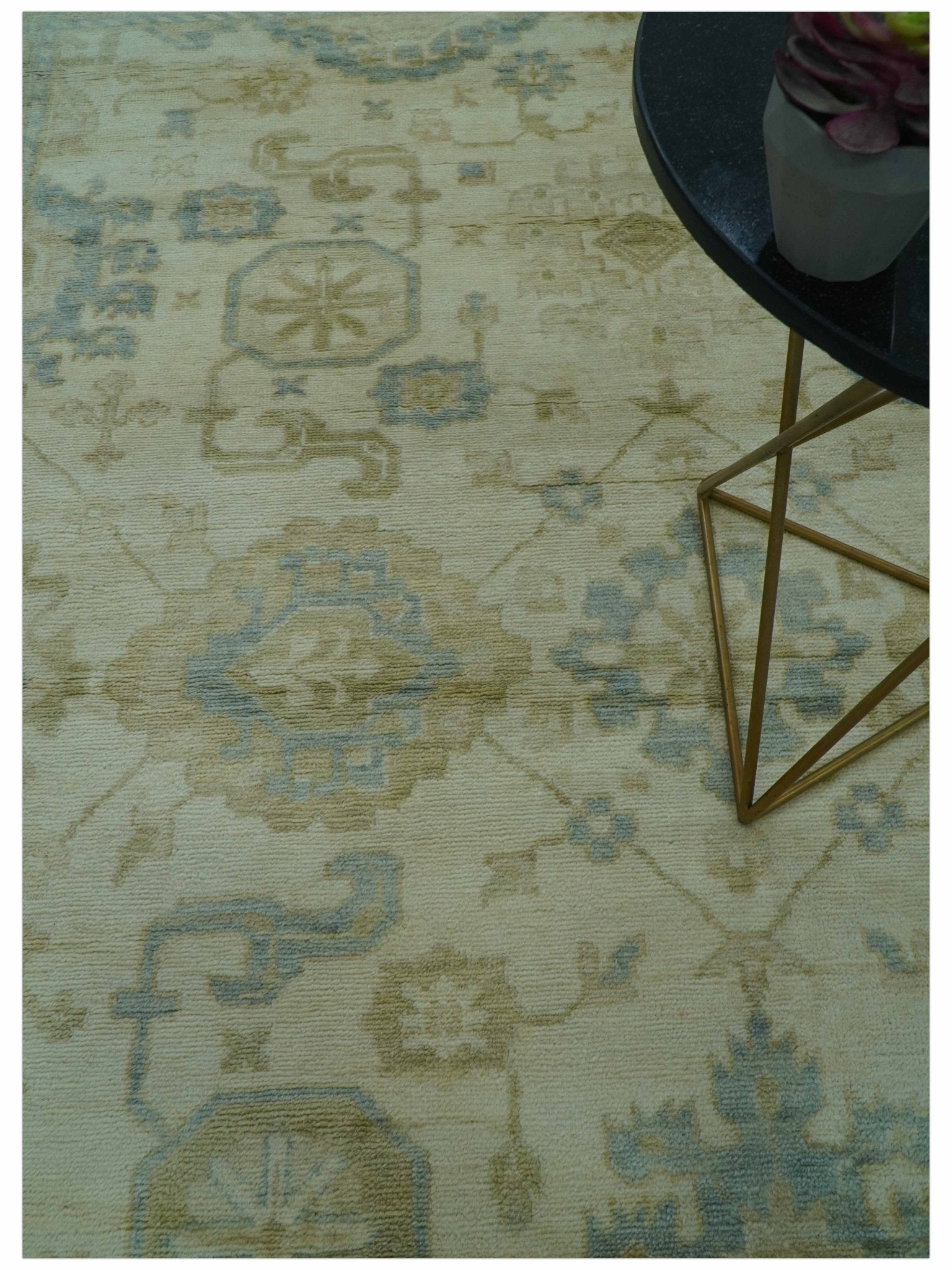 Hand Knotted Ivory And Blue Traditional Oushak Design 8x10 Wool Area Rug