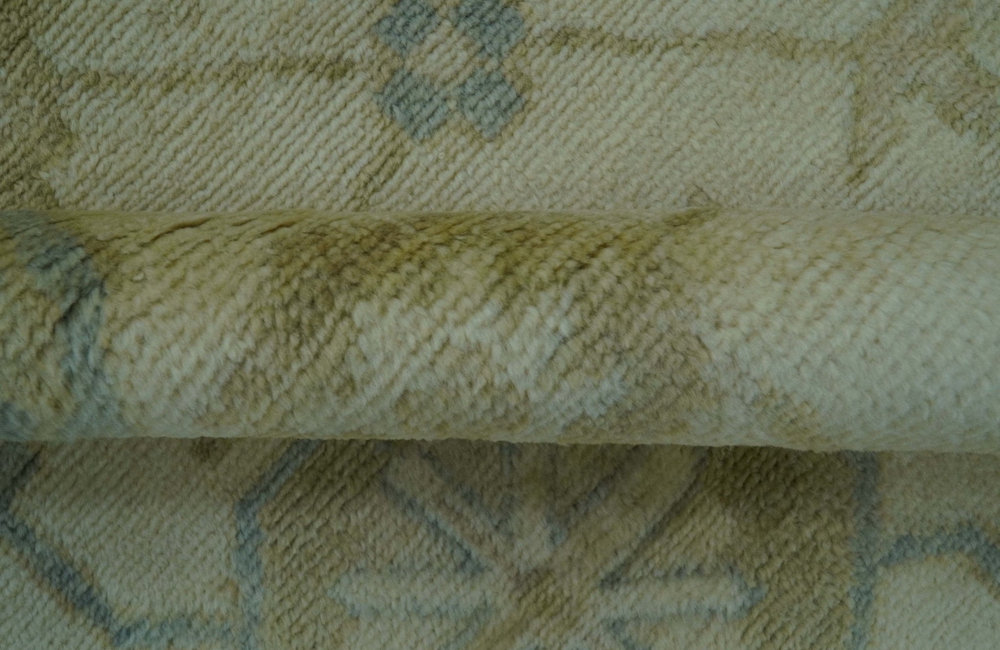 Hand Knotted Ivory And Blue Traditional Oushak Design 8x10 Wool Area Rug