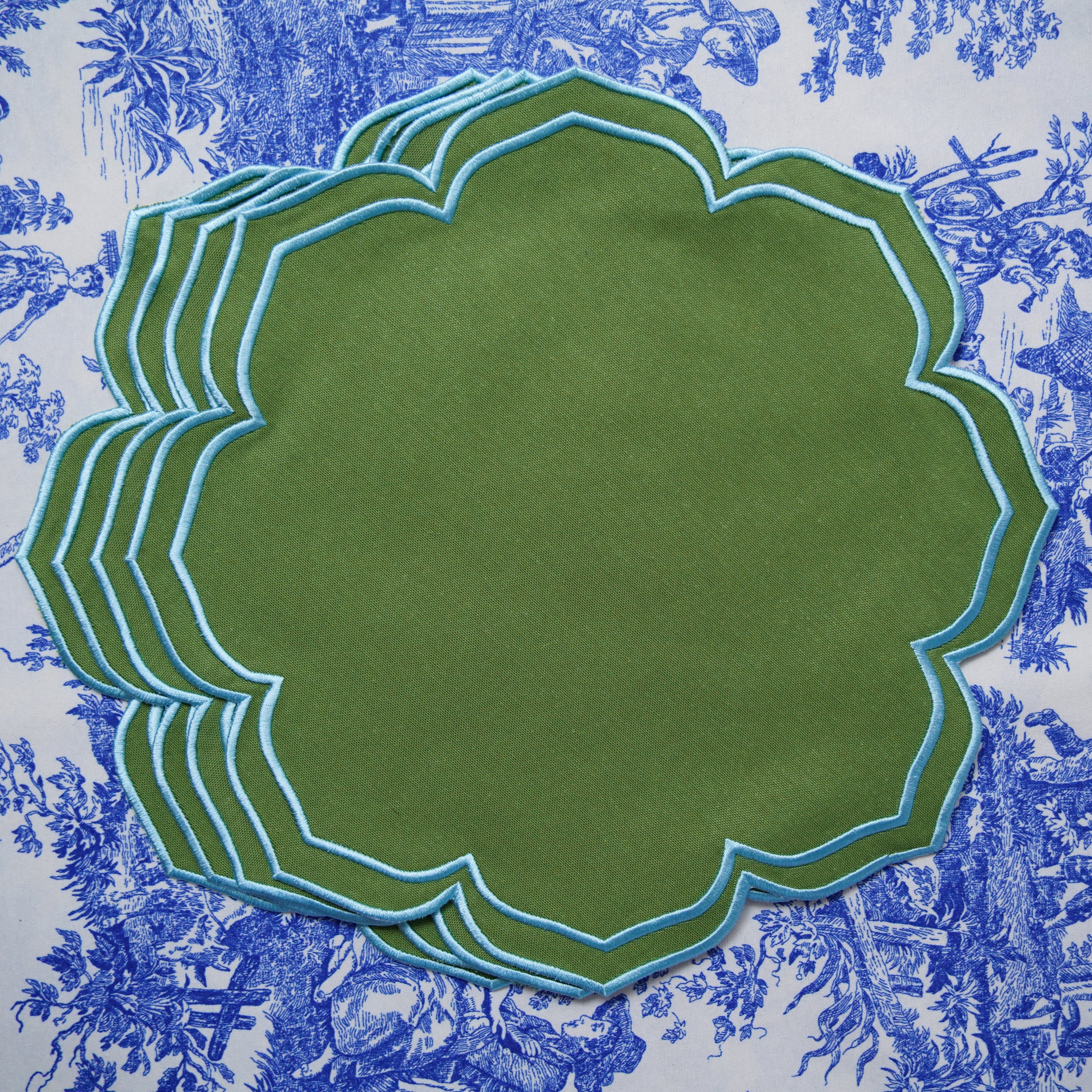 LUMERA GREEN ROUND FABRIC PLACEMAT (Set Of 4)