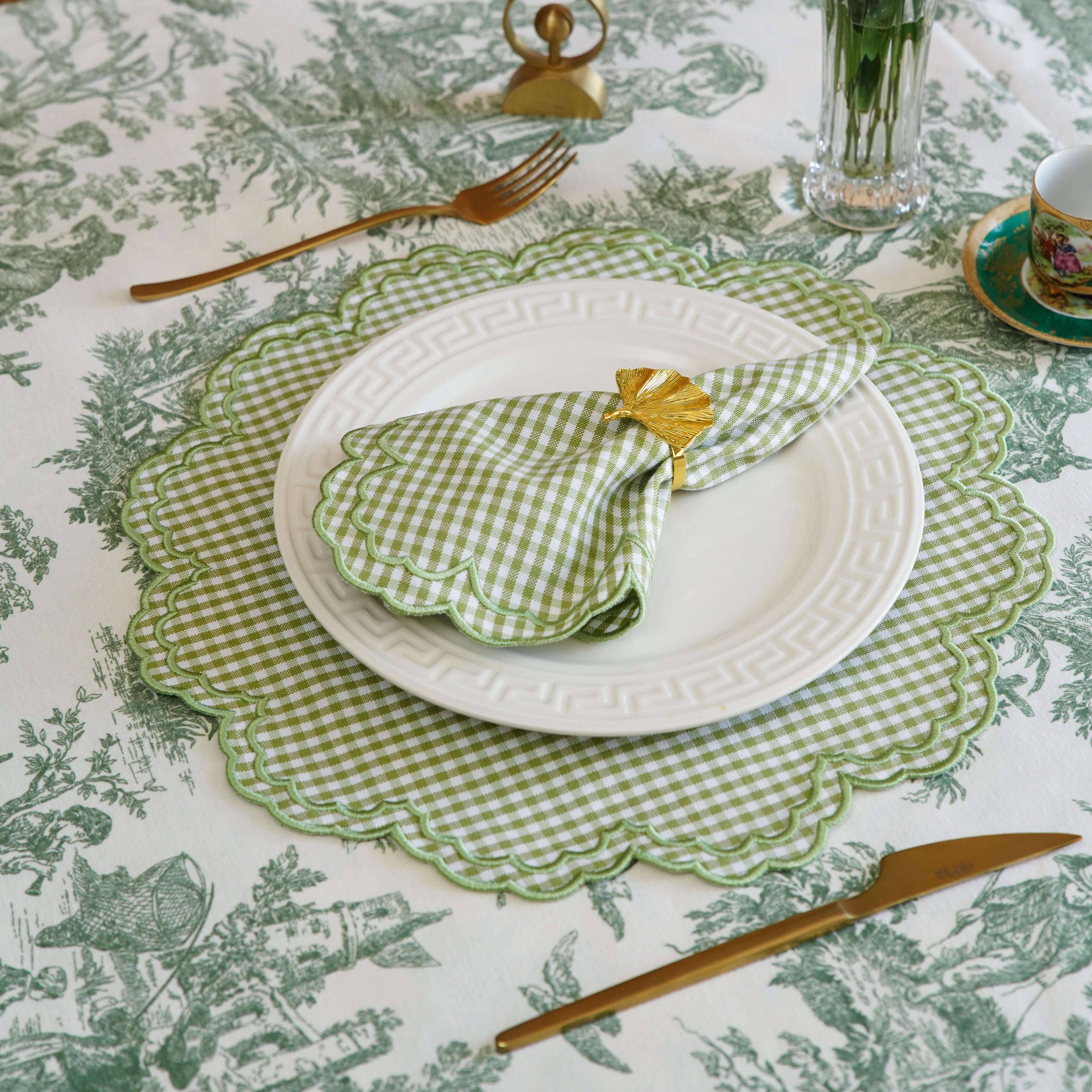 MAGNOLIA GREEN GINGHAM SCALLOPED PLACEMAT & NAPKIN SET