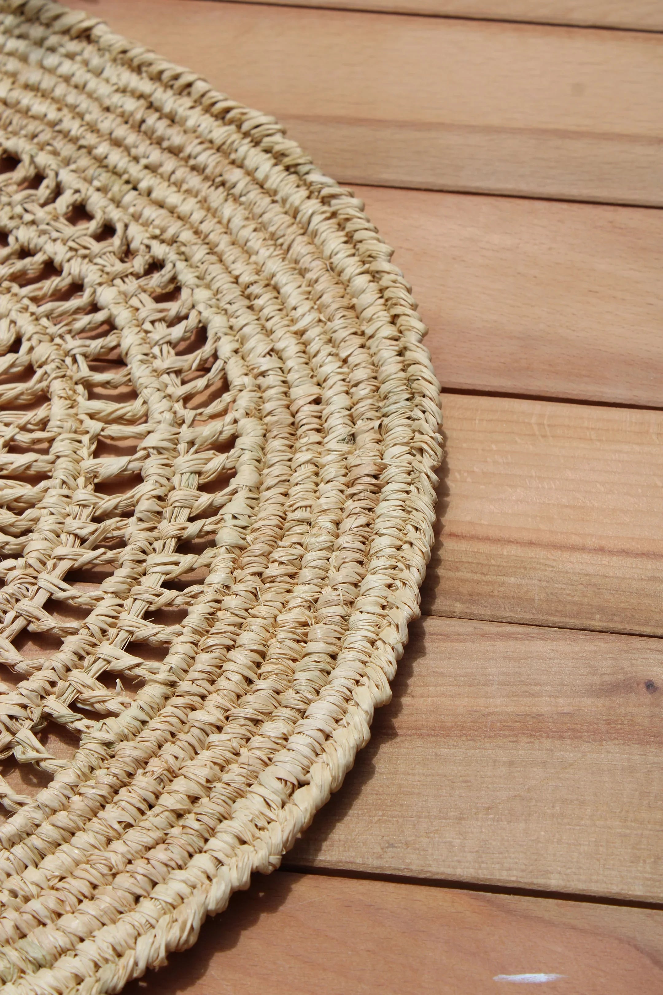 Tous Les Jours Raffia Placemat, Woven crochet tabletop - The Mayfair Hall