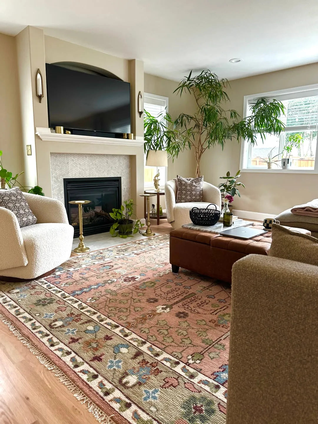 Pink, Olive, and Beige Traditional Vintage Heriz Serapi Wool Rug