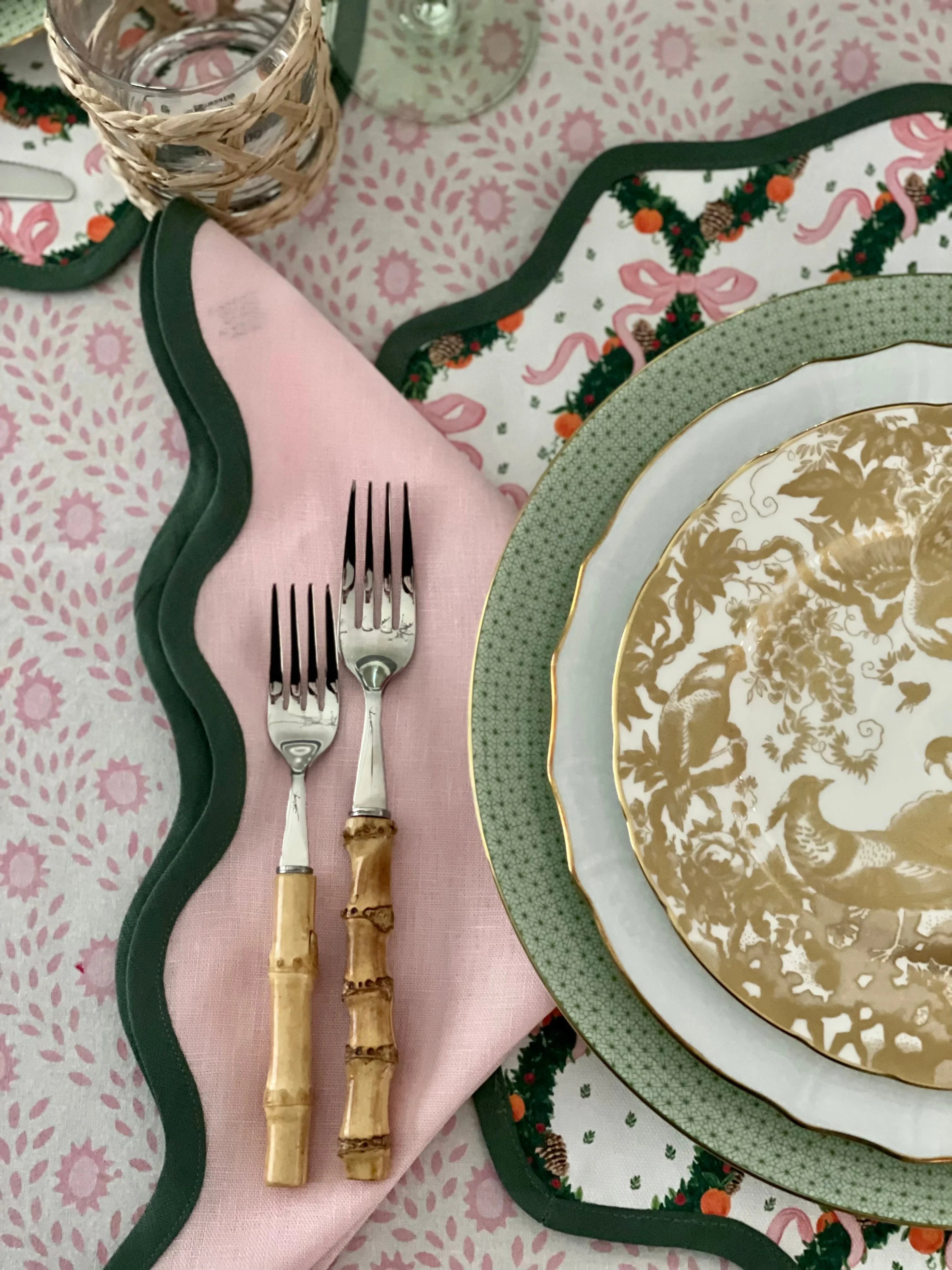 Round Scalloped Placemat | Holiday Wreath - Peony Pink