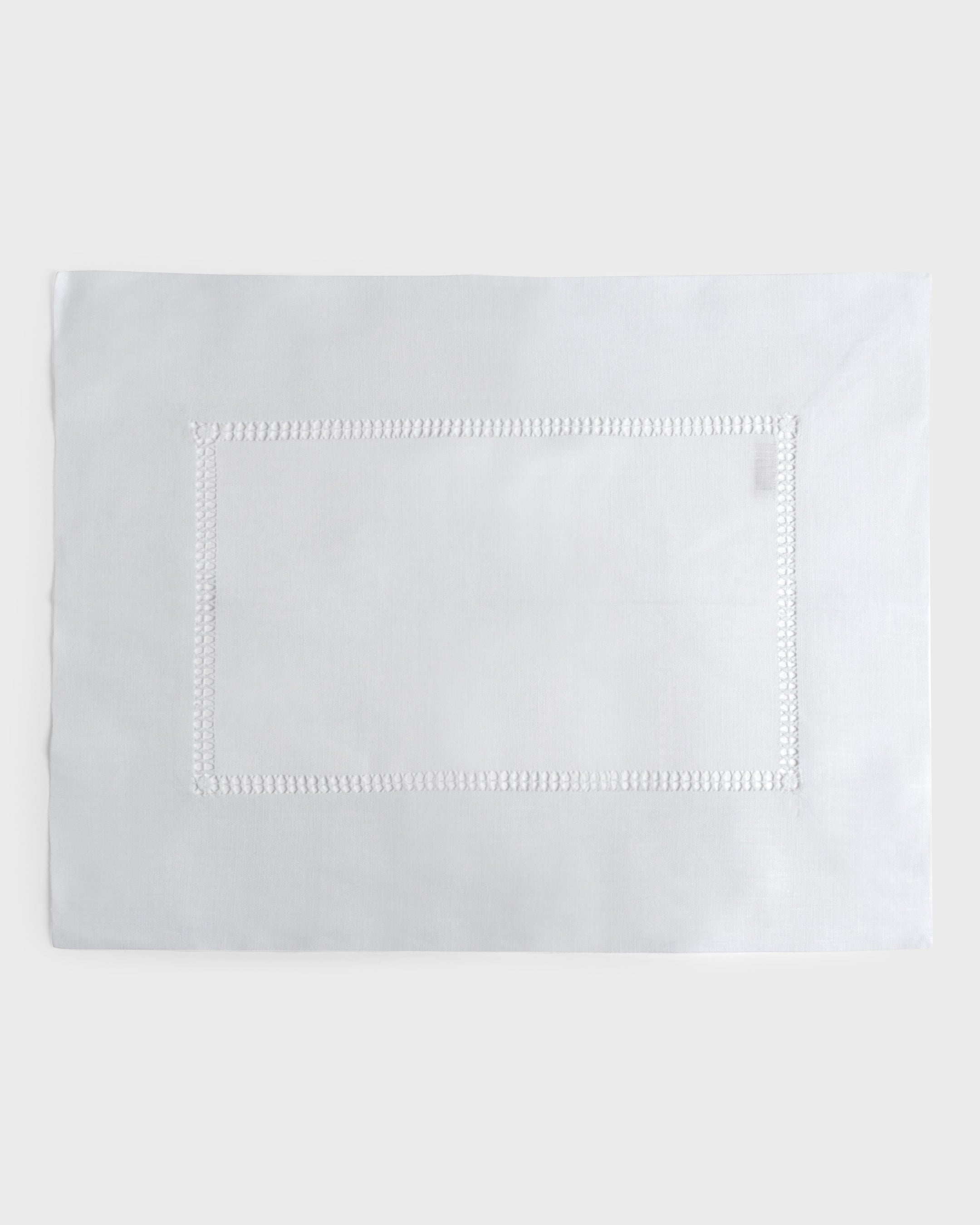 Baronesa White Linen Placemat by Tania Bulhões