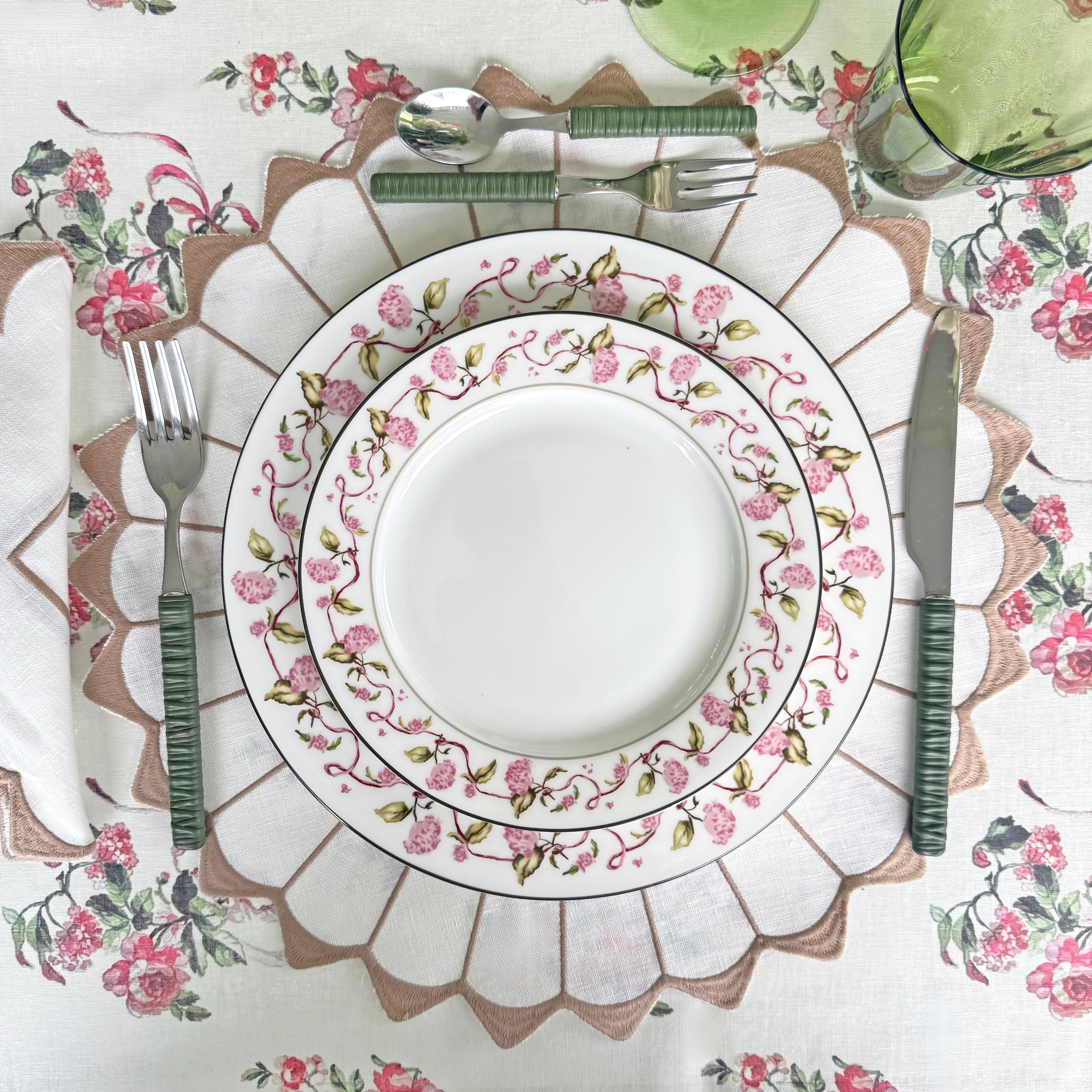 Roses linen tablecloth