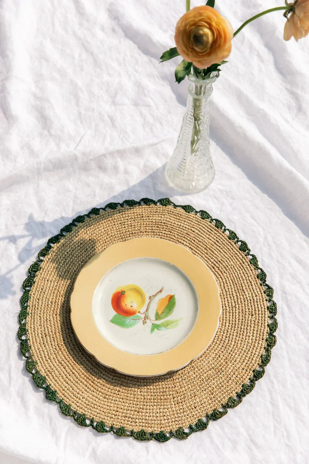 Aura Green edge placemat, Woven raffia tabletop - The Mayfair Hall