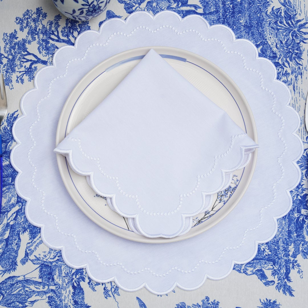 LILY WHITE ROUND FABRIC PLACEMAT & NAPKIN SET